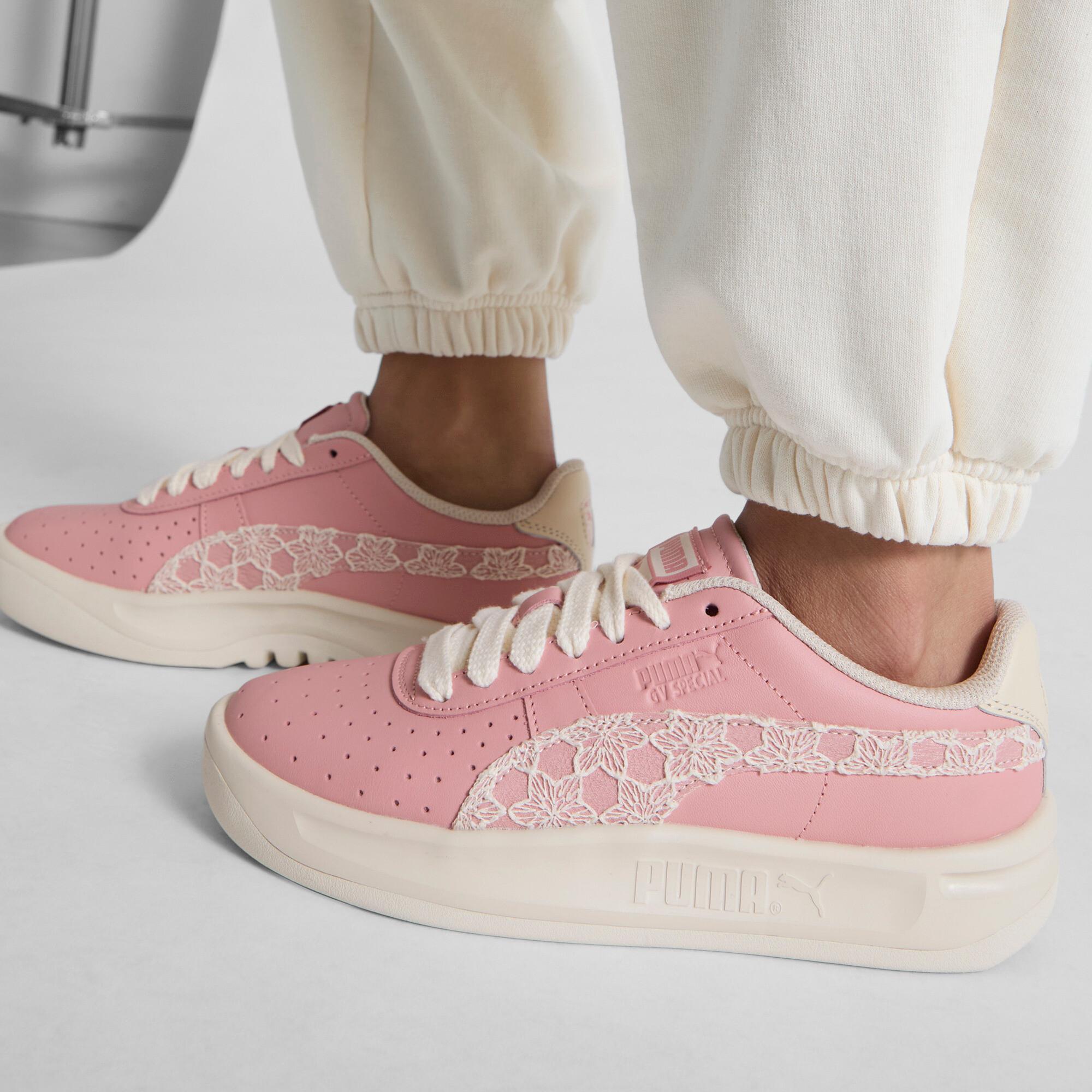 GV Special Bloom Women's Sneakers Product Image