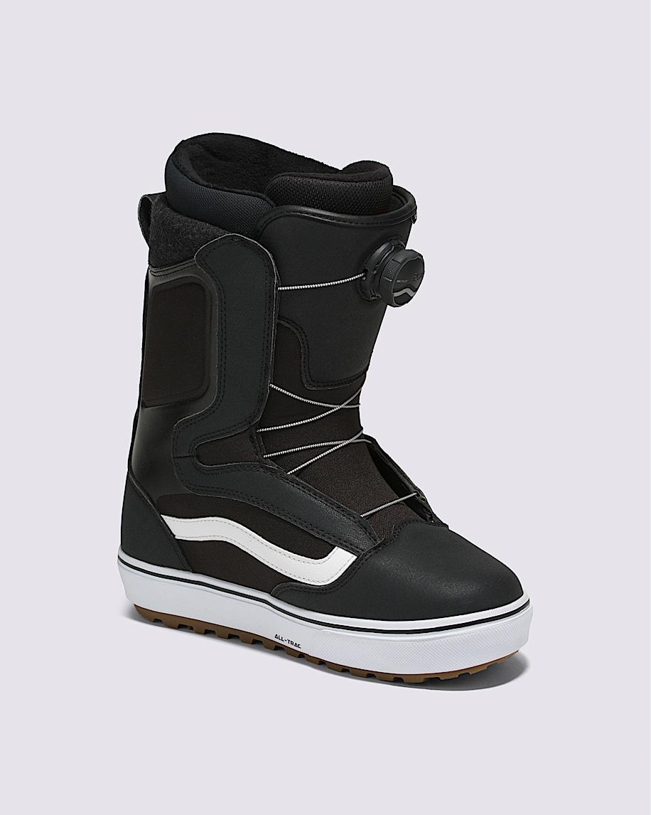 Aura OG Snowboard Boot in Black| Vans US Product Image