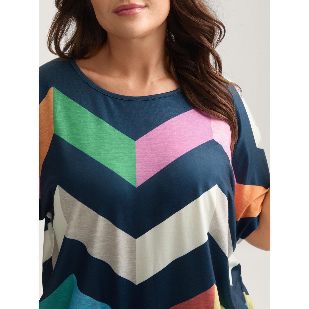 Plus Size Color Block Wavy Print T-Shirt Multicolor Women Playful Contrast Round Neck Loose Casual T-shirts BloomChic 18-20/2X Product Image
