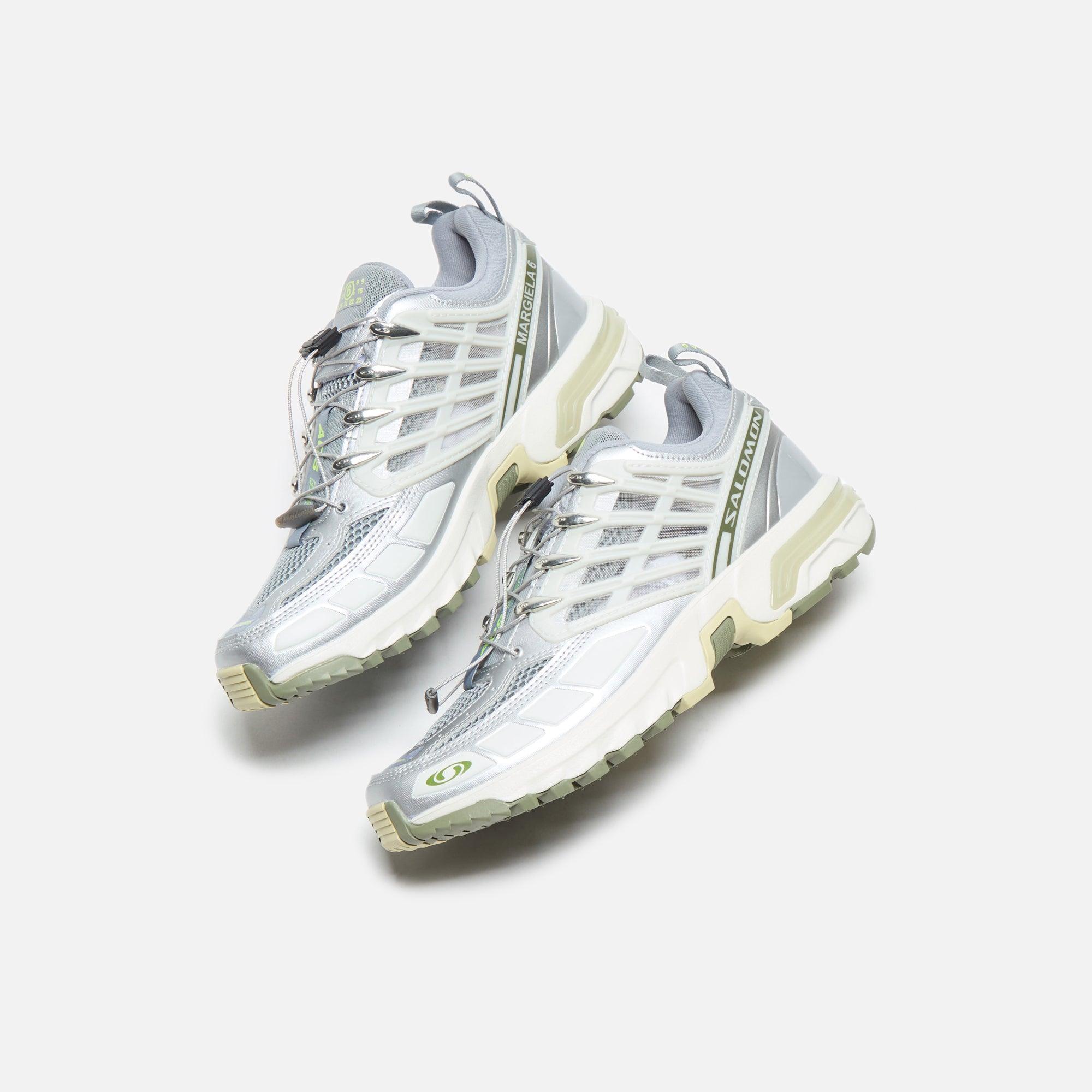 Nike WMNS V5 Rnr - White / Picante Red / Vast Grey / Black Female Product Image