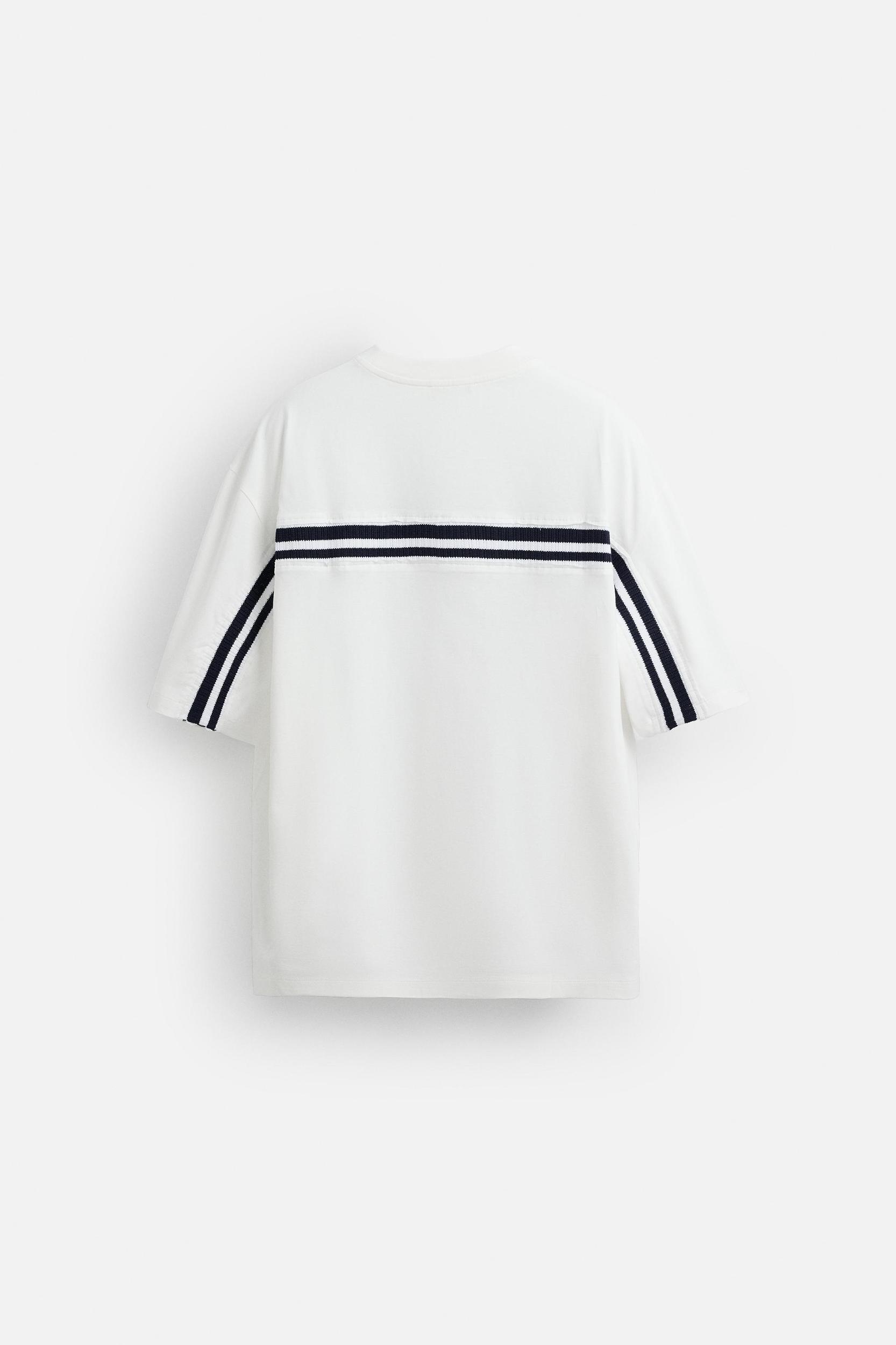 CONTRAST STRIPE T-SHIRT Product Image