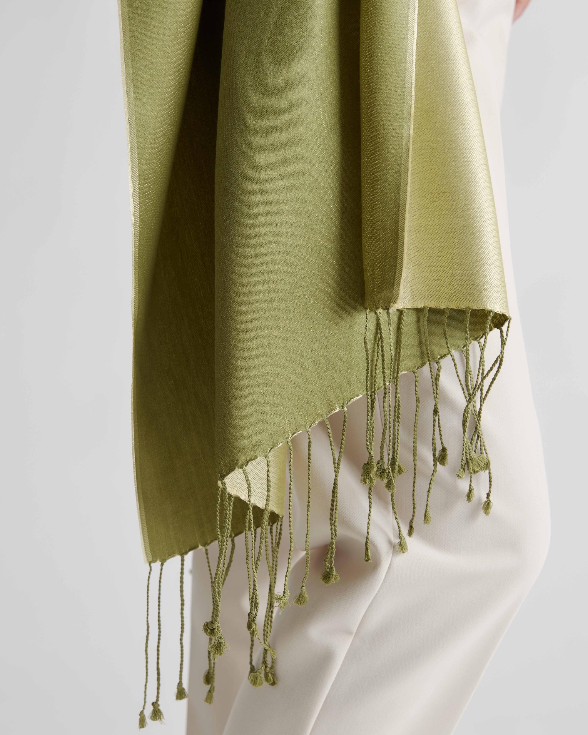 Quince | Women's 100% Silk Reversible Scarf Product Image
