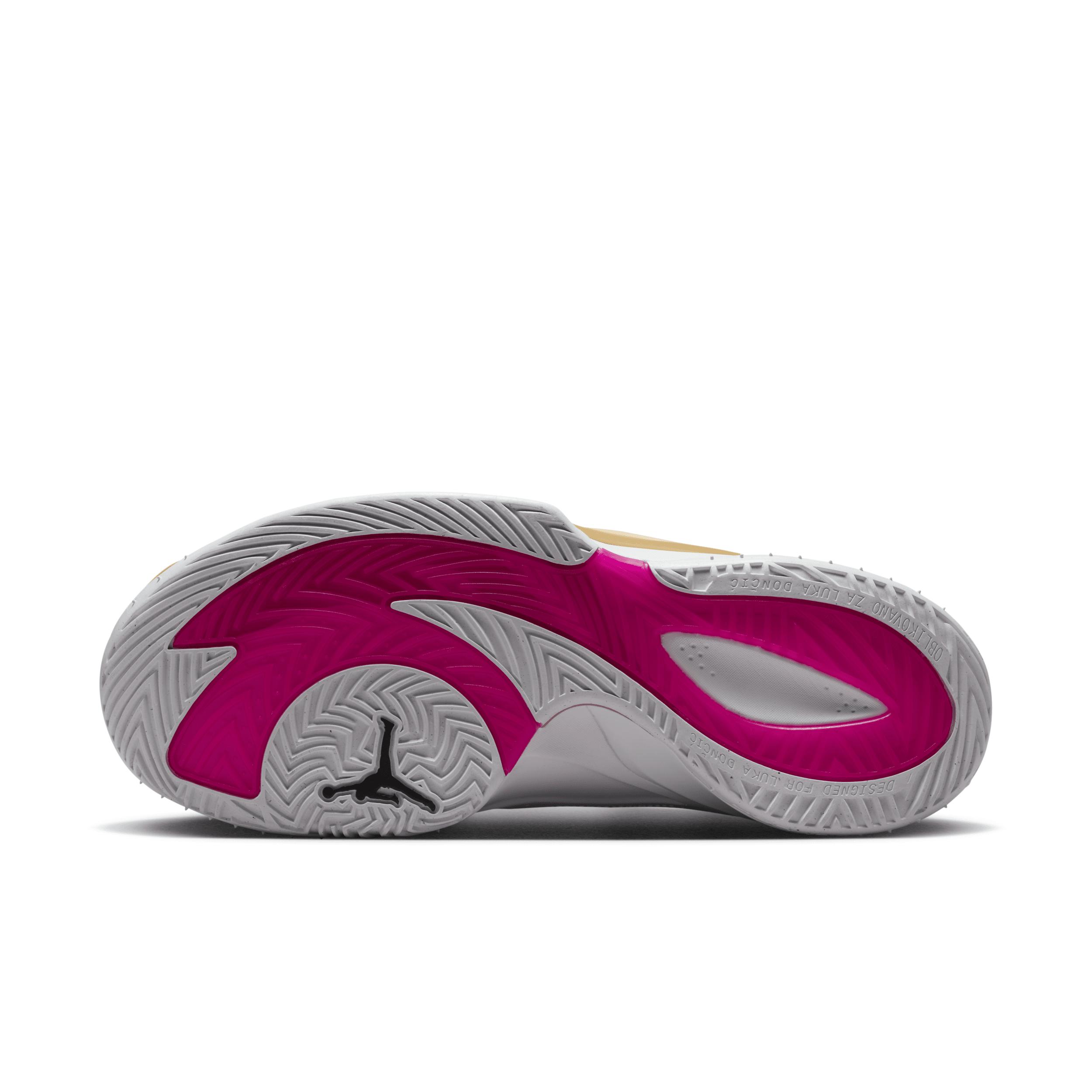 Nike Men's Luka 3 SE "Matador" Basketball Shoes Product Image