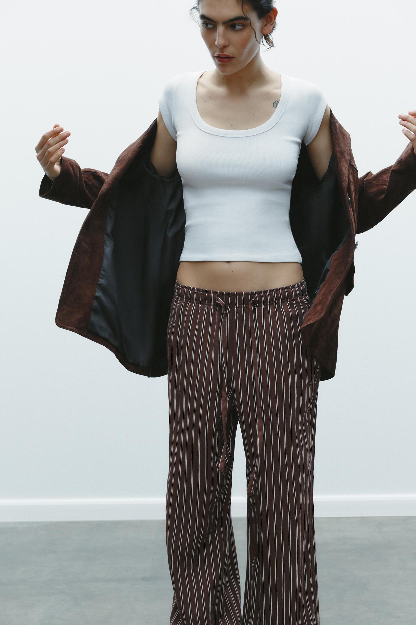 SCOOP NECK TOP Product Image