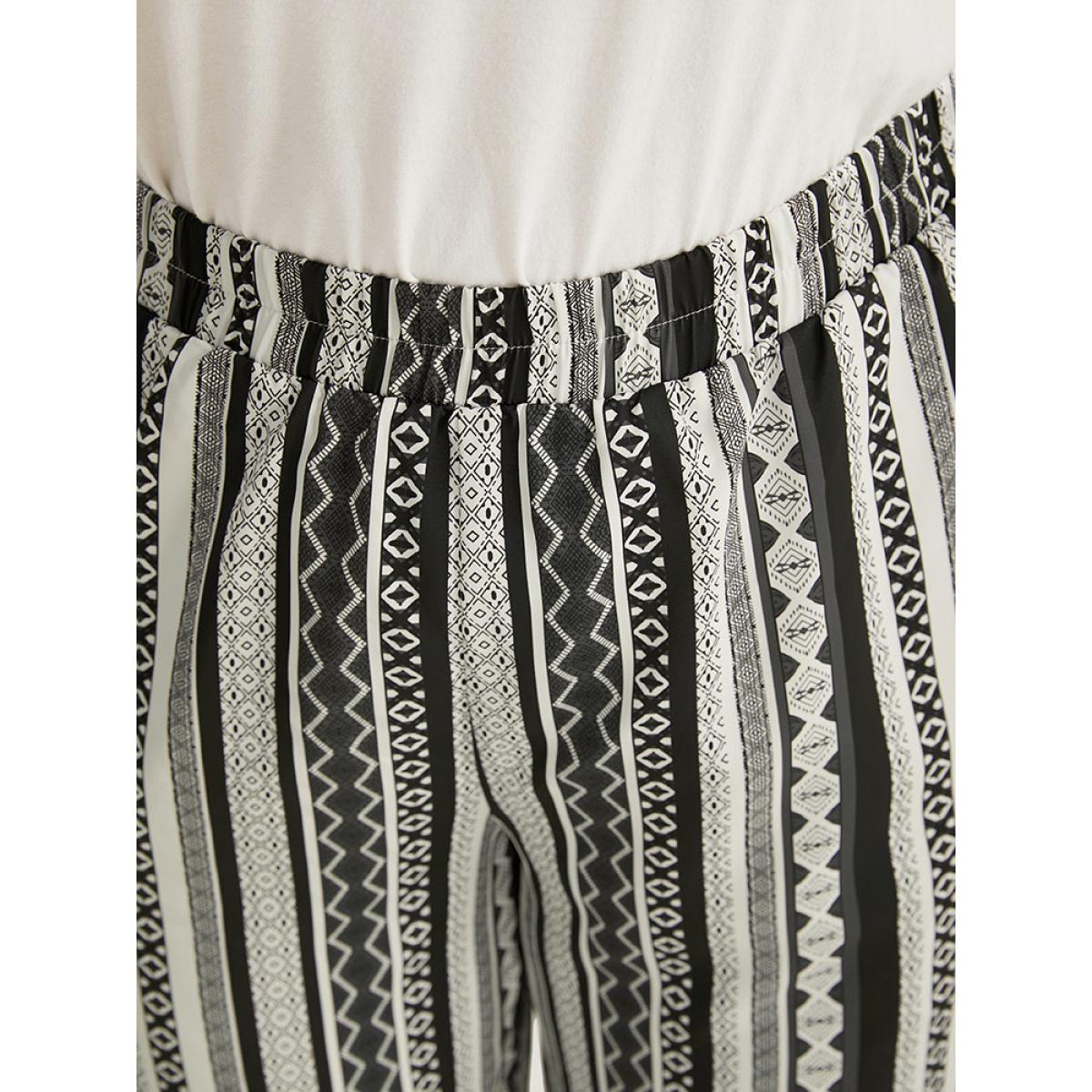 Plus Size Bandana Print Elastic Waist Pocket Pants Women Black Resort Wide Leg High Rise Vacation Pants BloomChic 30/6X Product Image