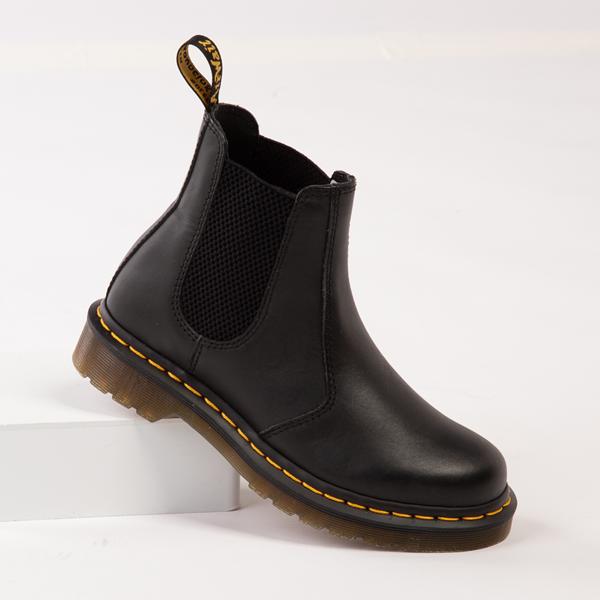 Womens Dr. Martens 2976 Chelsea Boot Product Image