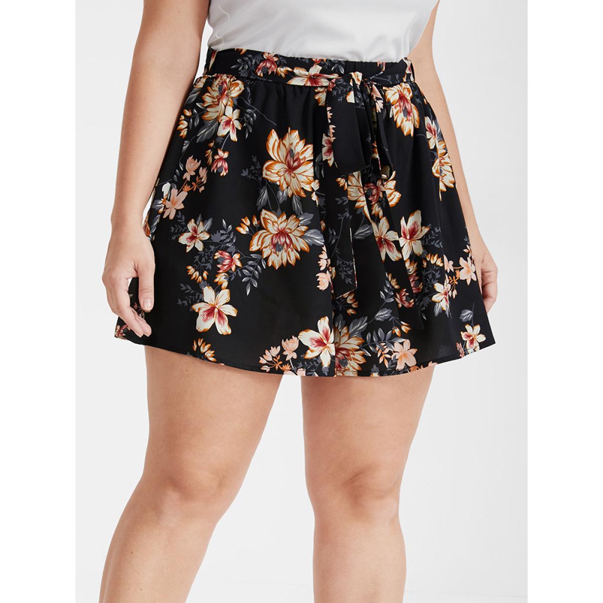 Plus Size Floral Belted Pocket Elastic Waist Shorts Women BlackFlower Casual Belted Dailywear Shorts BloomChic 28/5X Product Image
