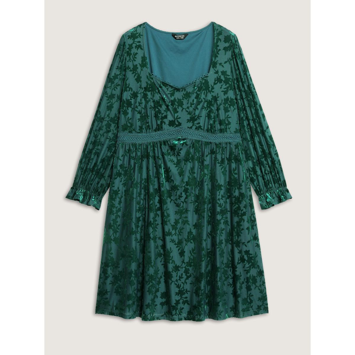 Plus Size Velvet Floral Print Lace Pockets Party Dress DarkGreen Women Party&Cocktail Party Curvy Bloomchic 28/5X Product Image