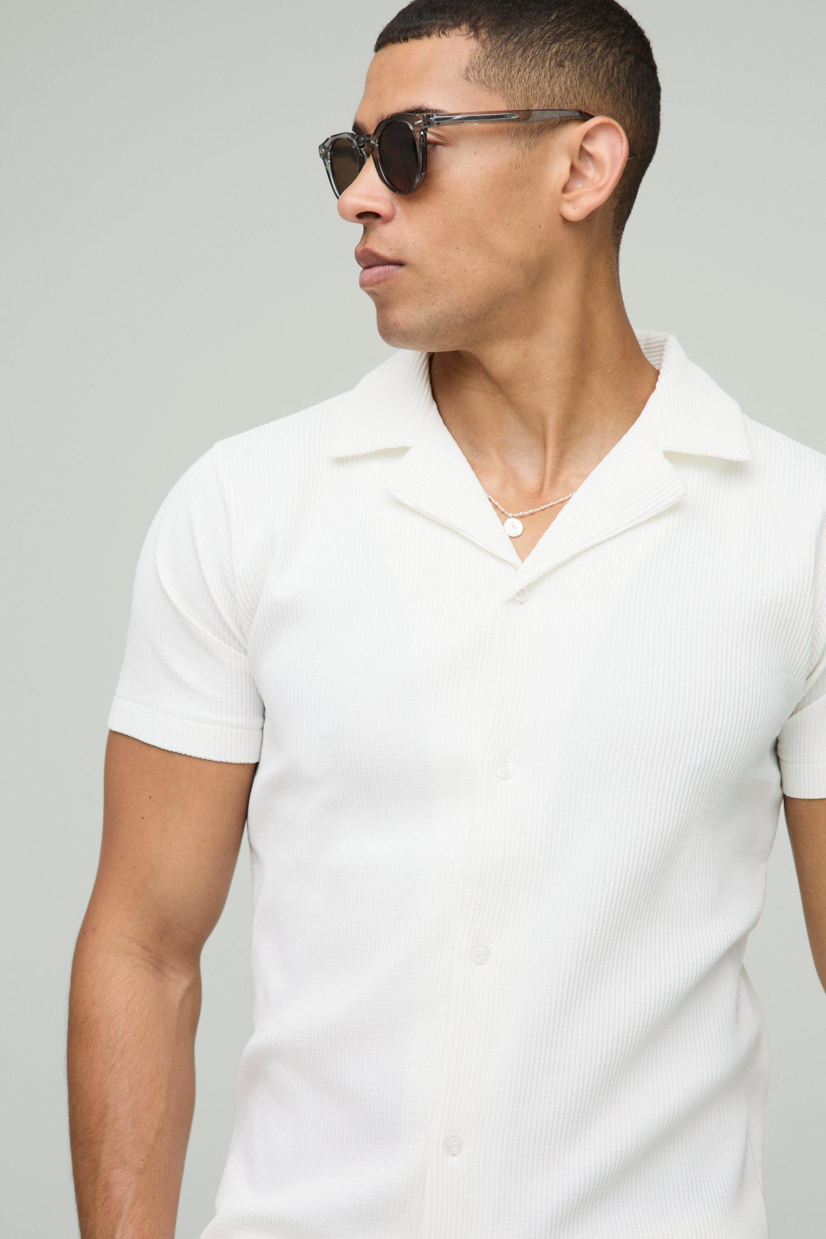 Short Sleeve Revere Stretch Fit Pleated Shirt | boohooMAN USA Product Image