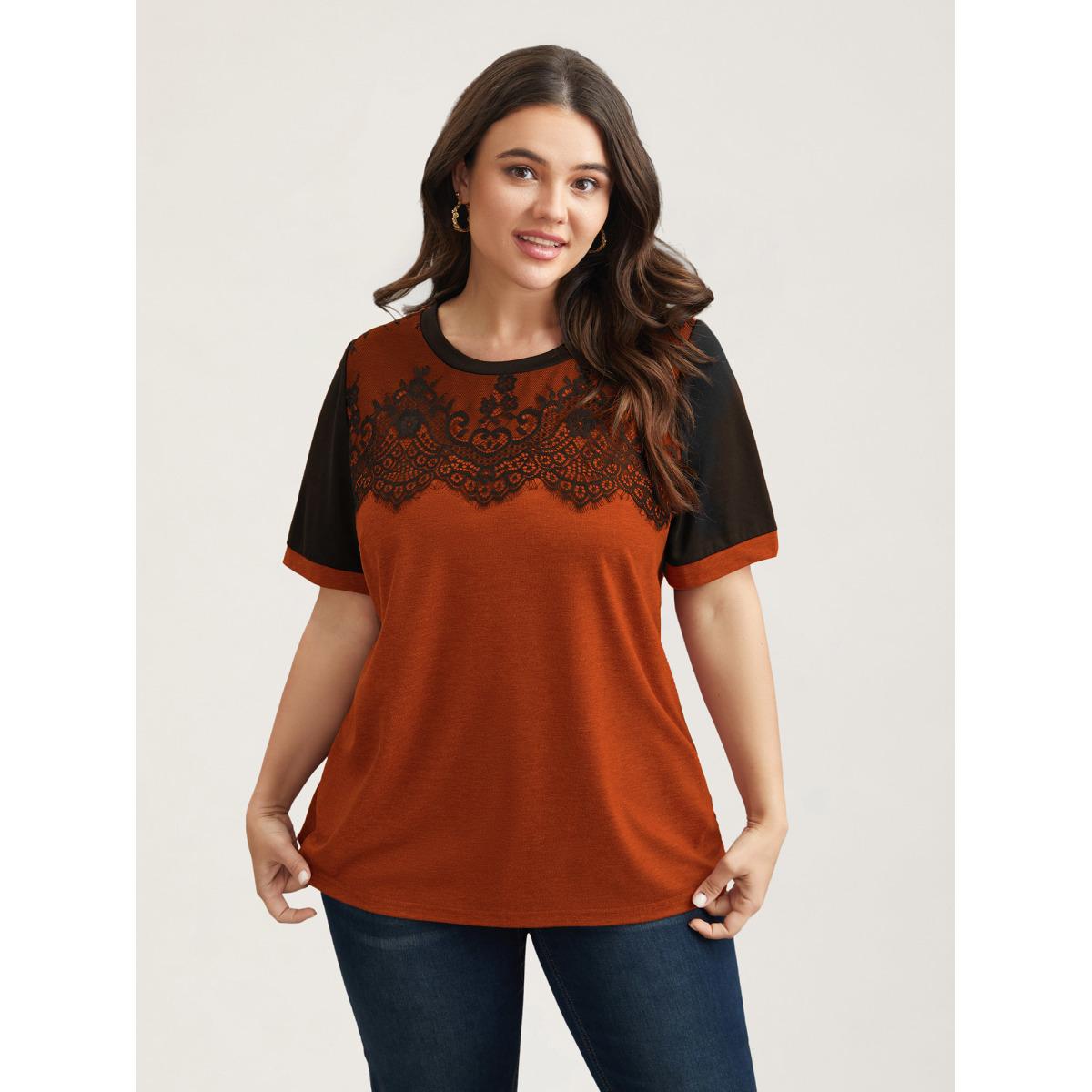 Plus Size Stretchy Scalloped Lace Color Contrast T-Shirt Aegean Women Timeless Contrast Round Neck Elegant T-shirts BloomChic 26/4X Product Image
