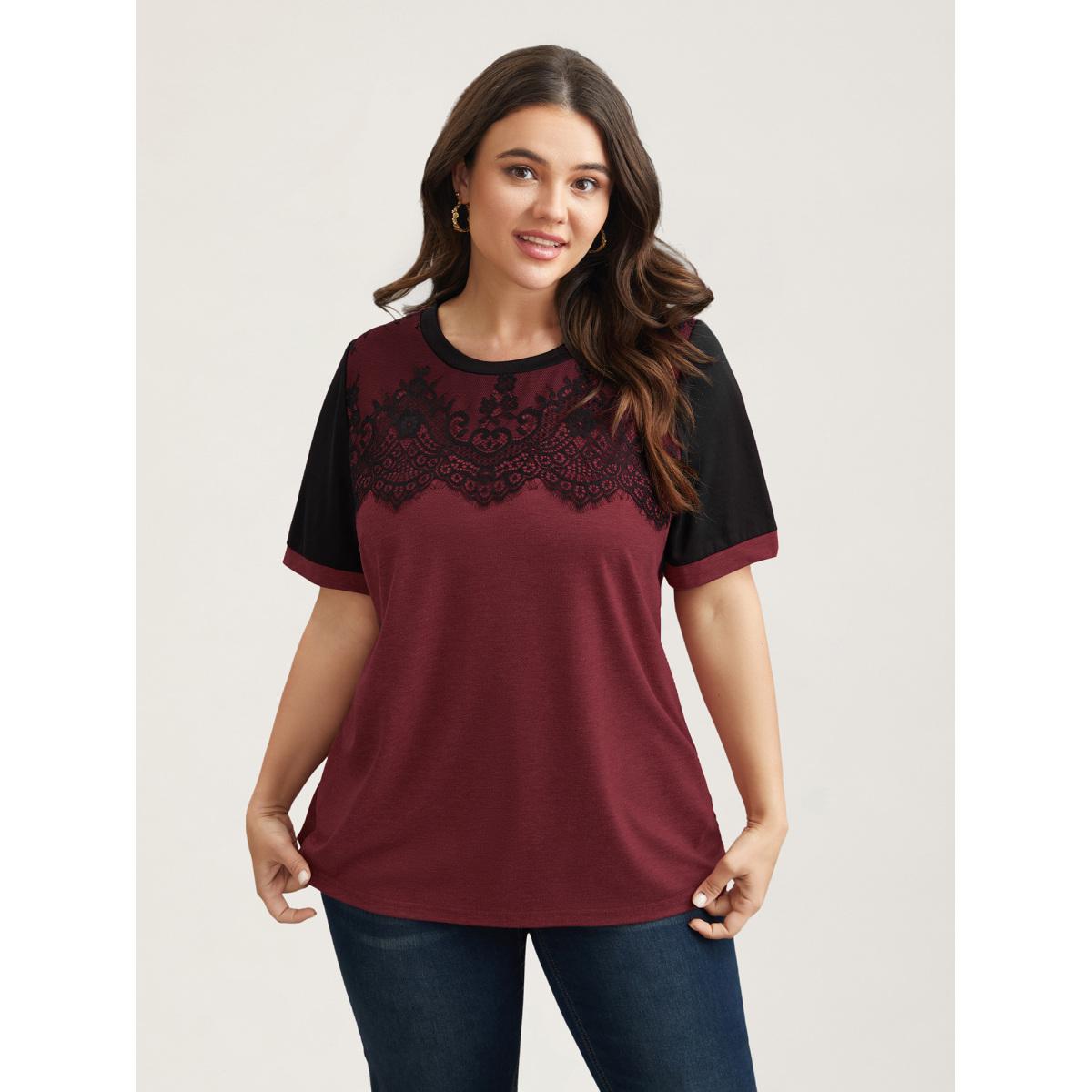 Plus Size Stretchy Scalloped Lace Color Contrast T-Shirt Aegean Women Timeless Contrast Round Neck Elegant T-shirts BloomChic 26/4X Product Image