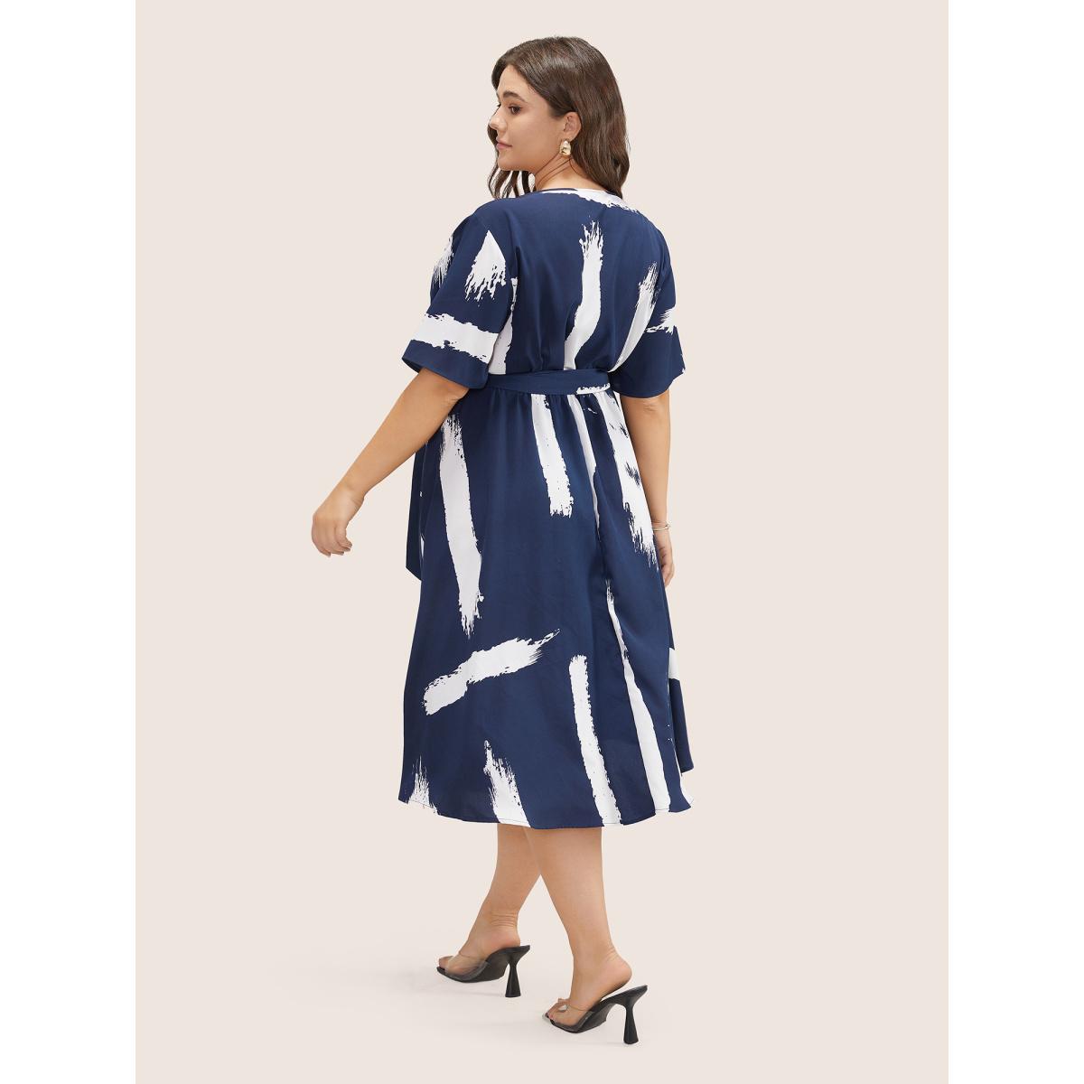 Plus Size Brush Print Keyhole Belted Pocket Flutter Dress DarkBlue Women At the Office Non Round Neck Short sleeve Curvy Midi Dress BloomChic 12/L Product Image