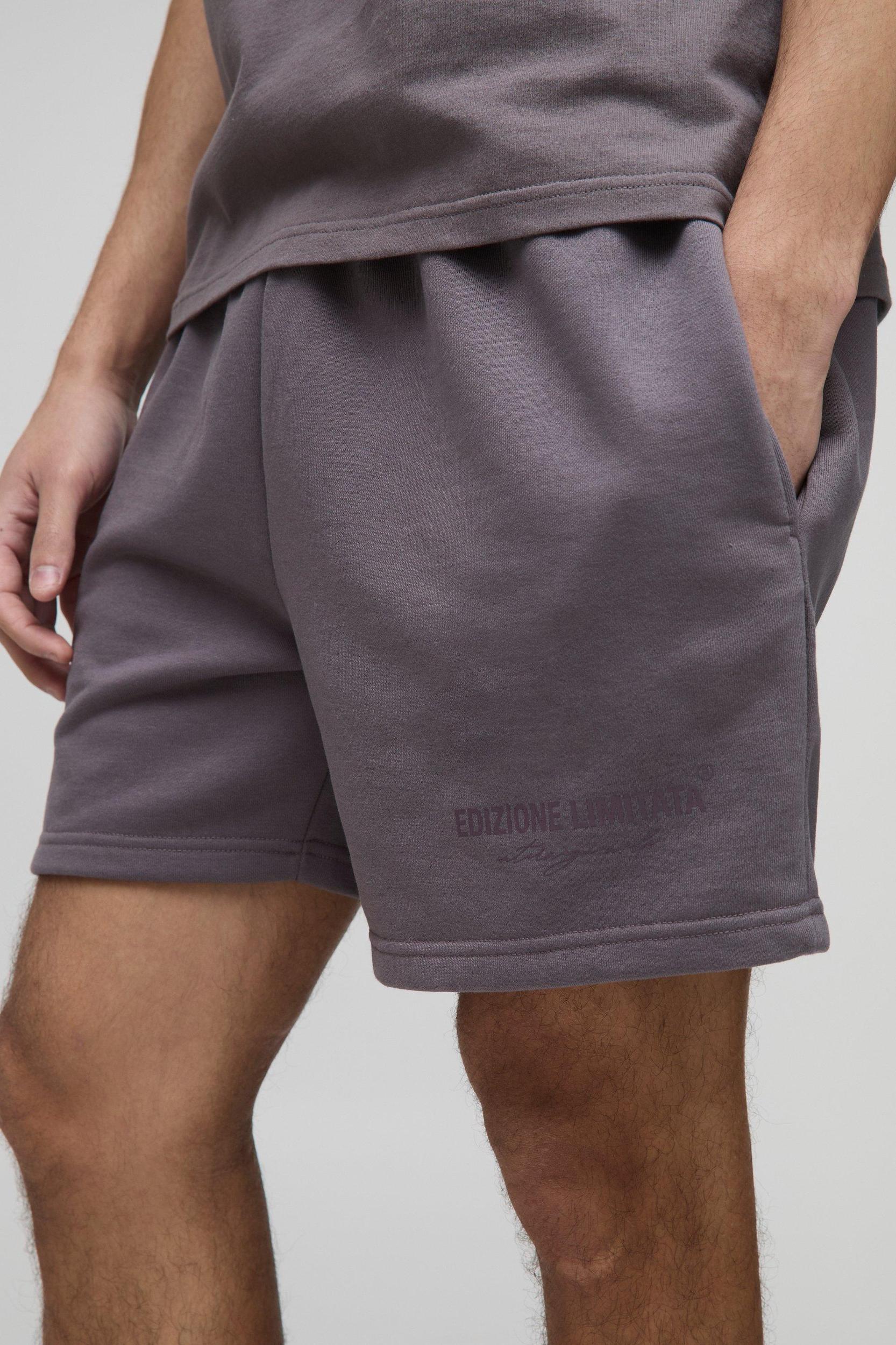 Relaxed Edizione Limitata Short Length Heavyweight Shorts | boohooMAN USA Product Image
