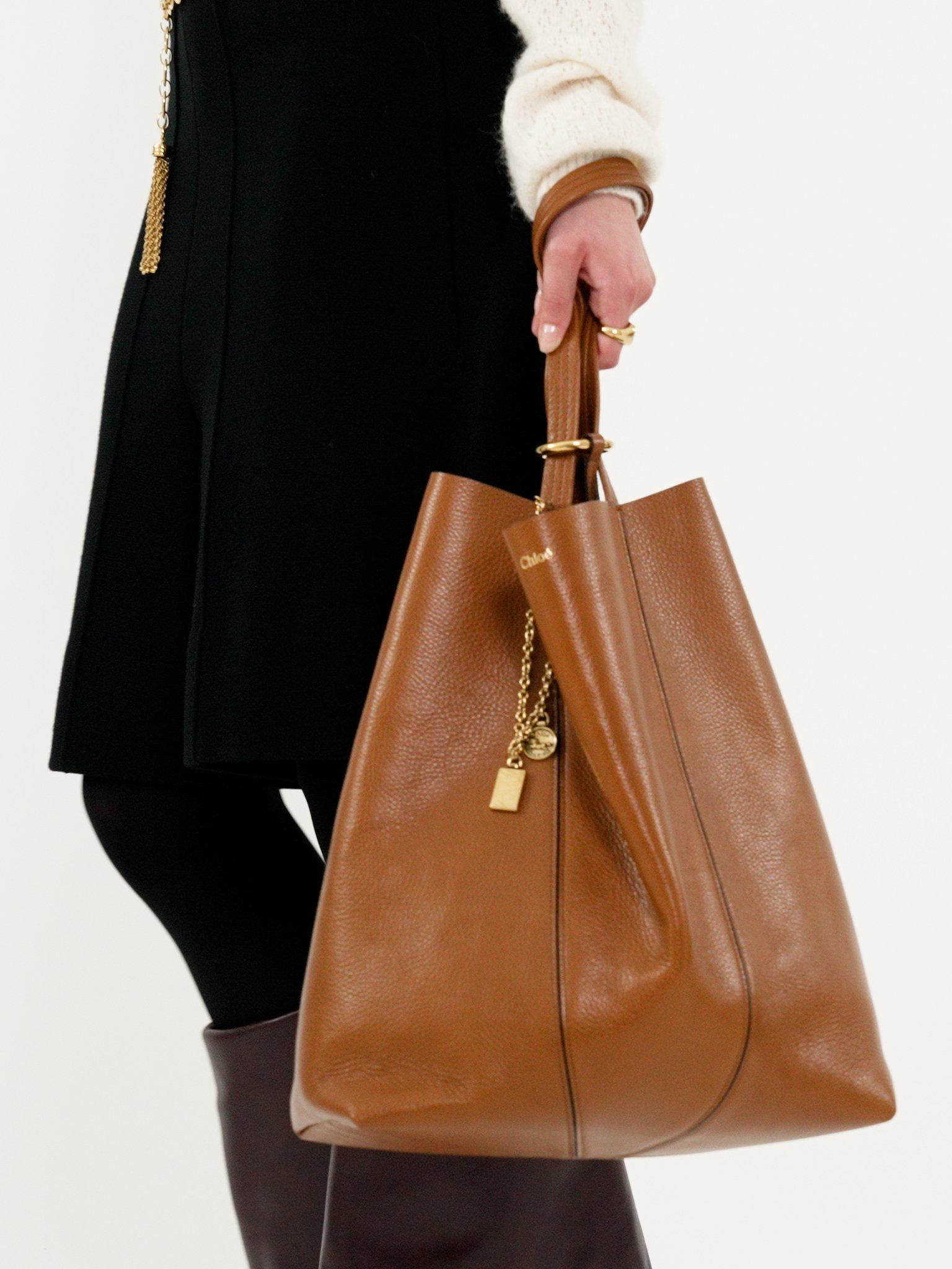 Large Chloé Spin tote bag in grained leather Product Image