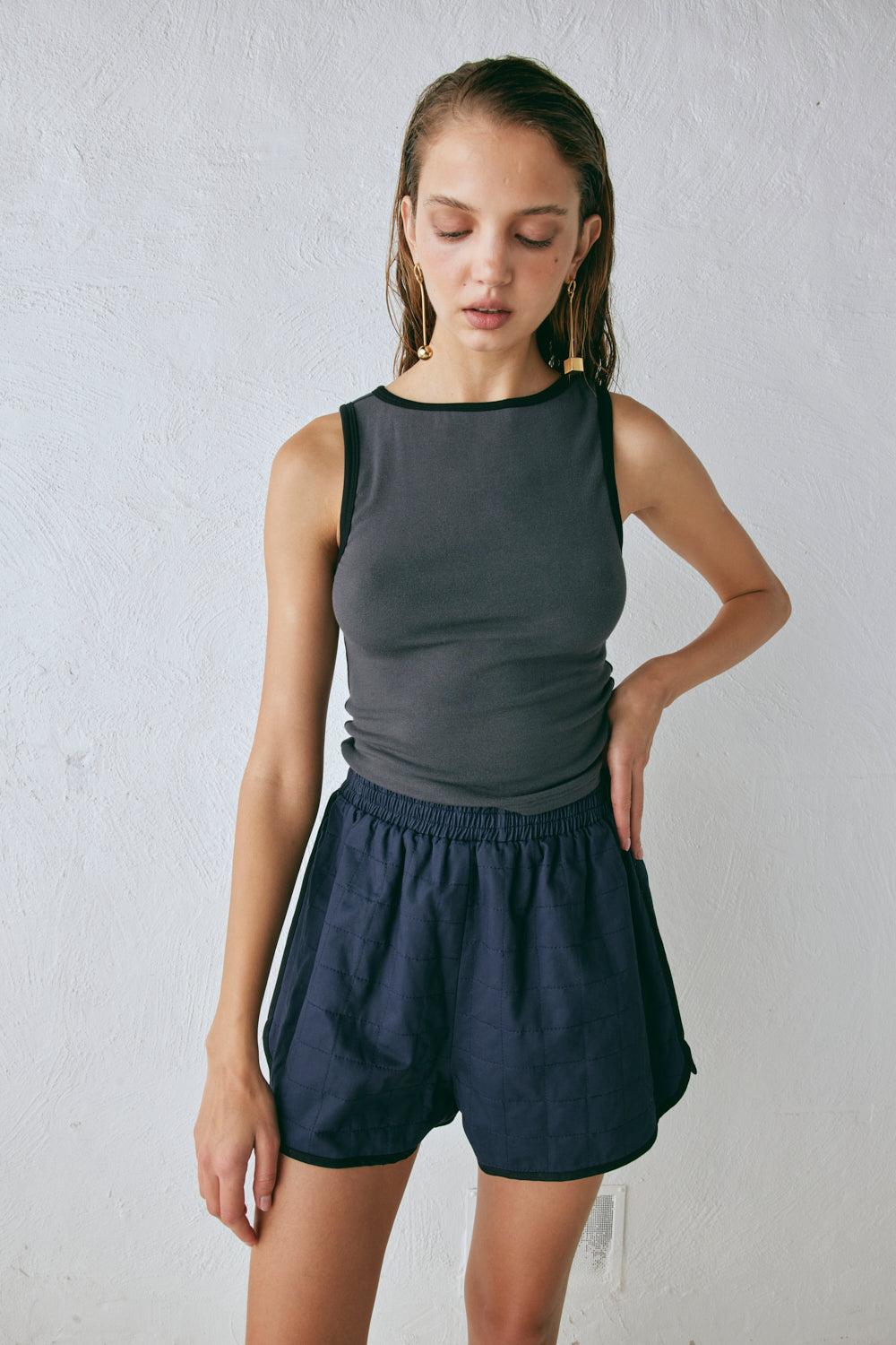 Yvette Shorts Navy Product Image