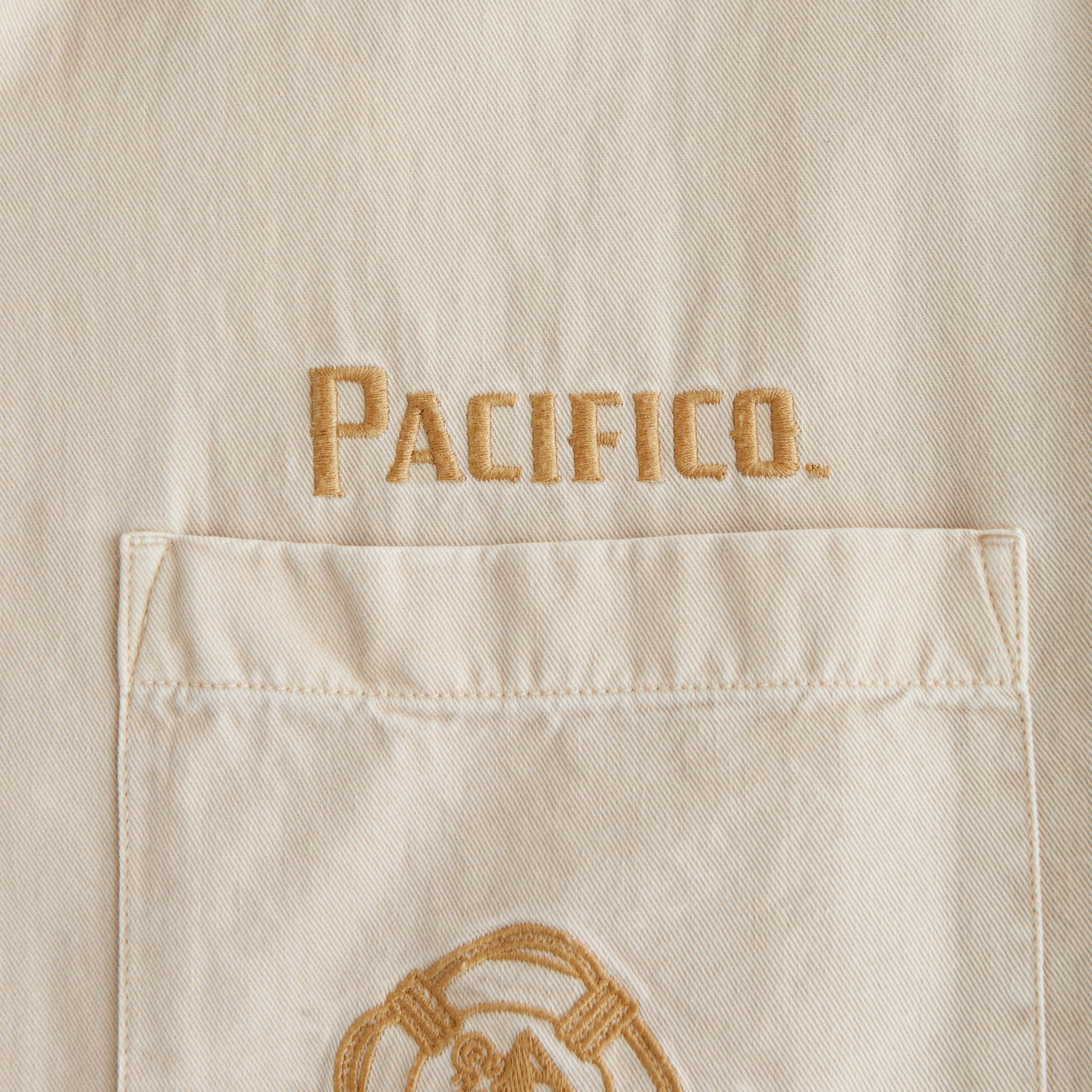 Short-Sleeve Cropped Modelo Workwear Button-Up Shirt Product Image