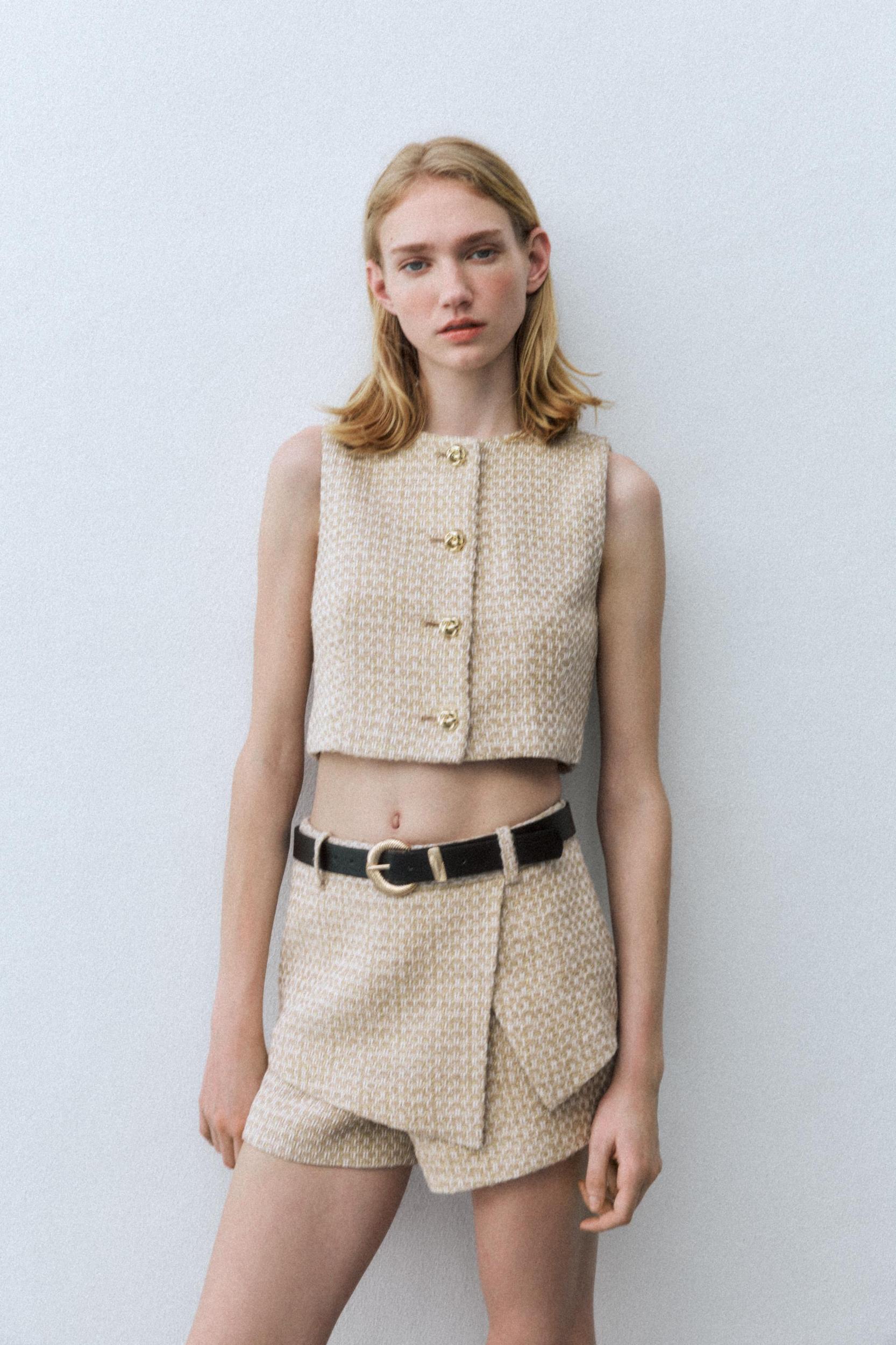 BELTED TEXTURED SKORT Product Image