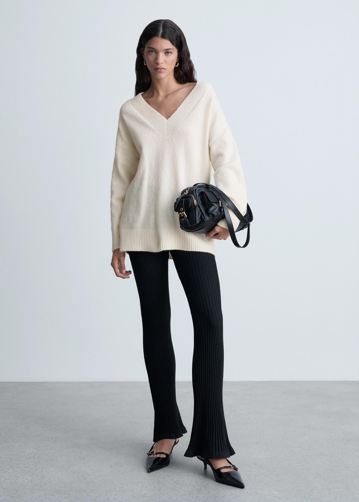 Oversized V-neck sweater - Women | MANGO USA Product Image