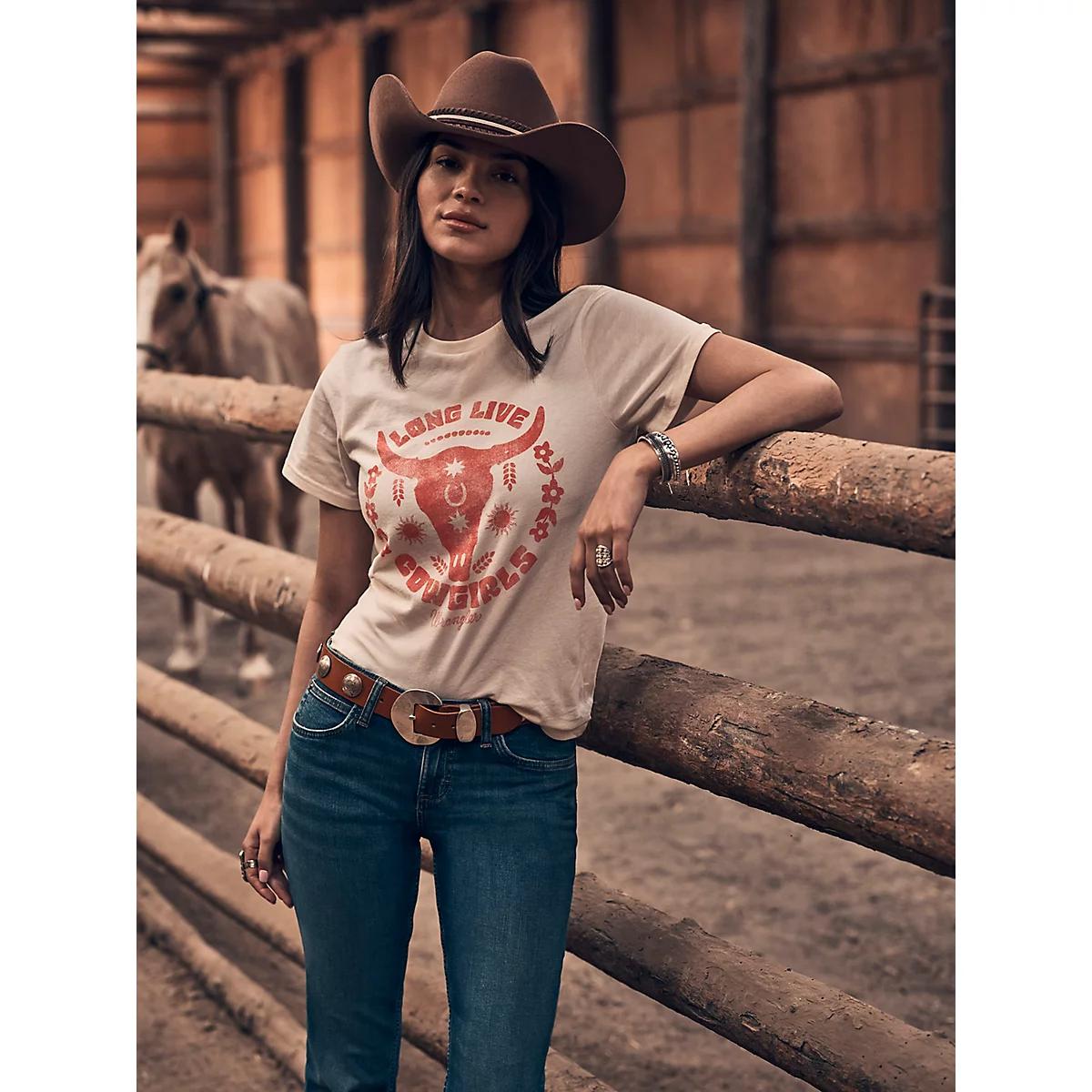 Women's Wrangler Western Graphic Reg Fit Tee in Pearled Ivory Product Image