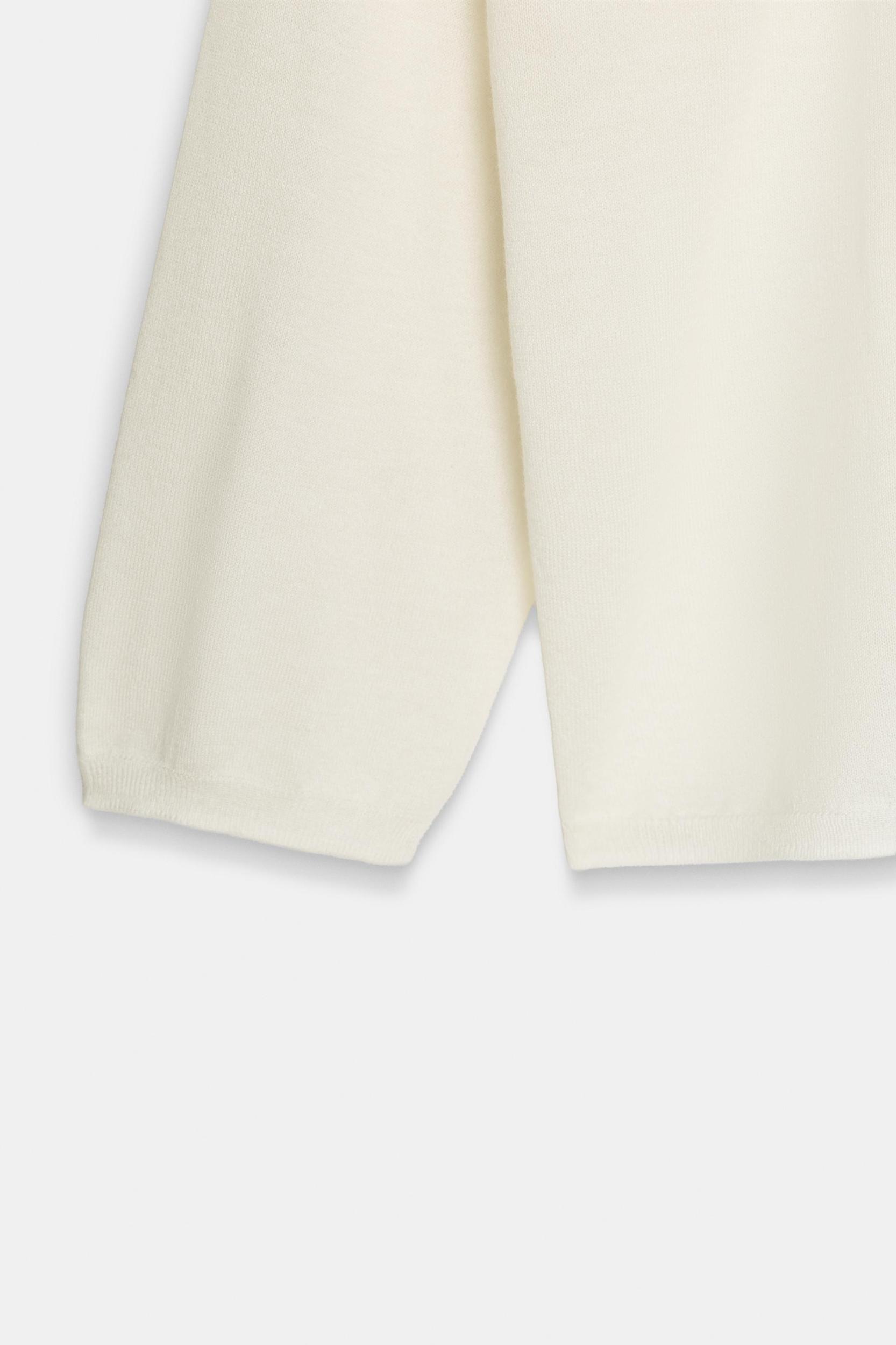 FINE KNIT V-NECK JUMPER Product Image