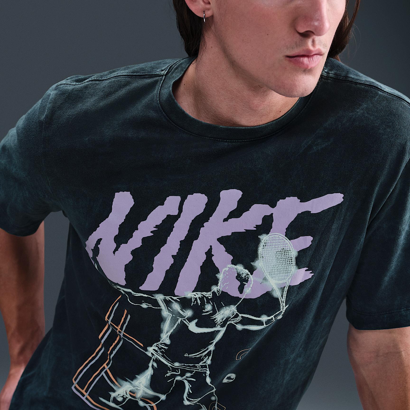 NikeCourt Men's Tennis T-Shirt Product Image