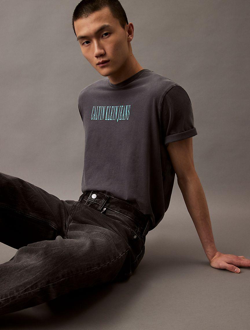 Acid Wash Graphic Crewneck T-Shirt Product Image