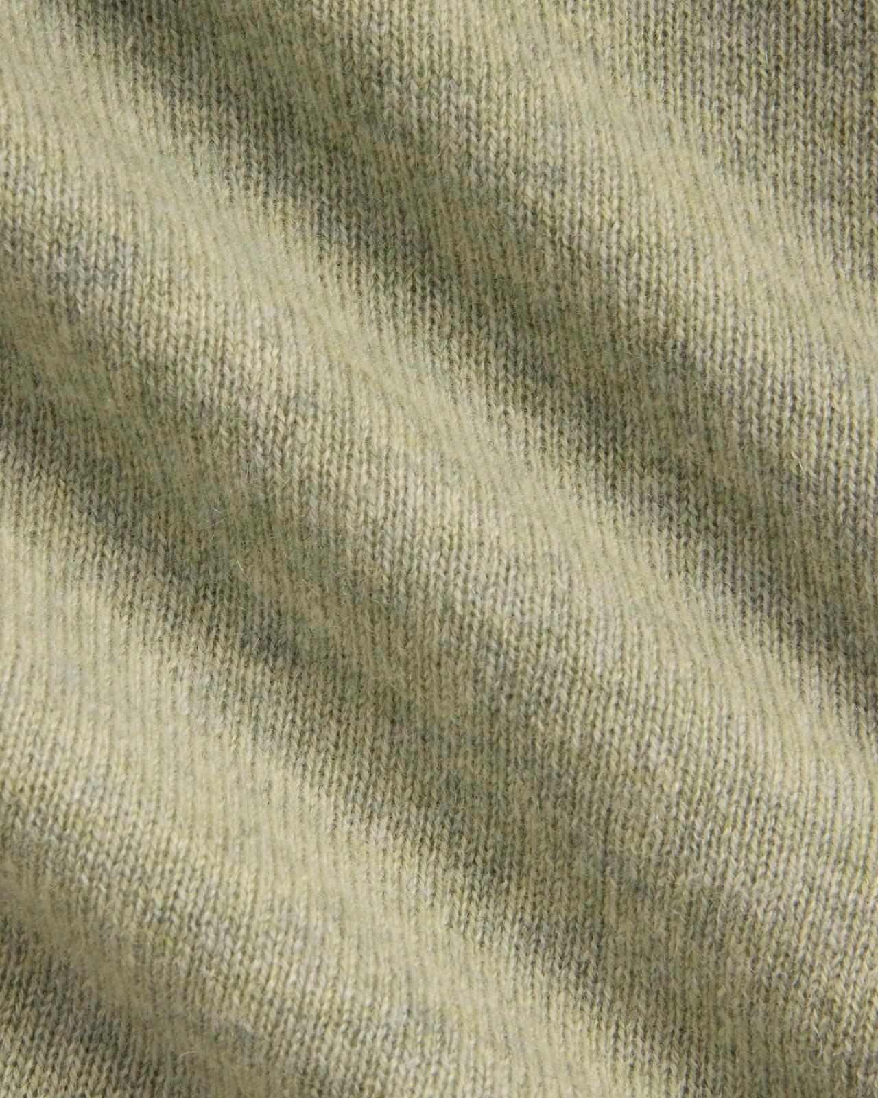 The Classic Cardigan in Cashmere Product Image