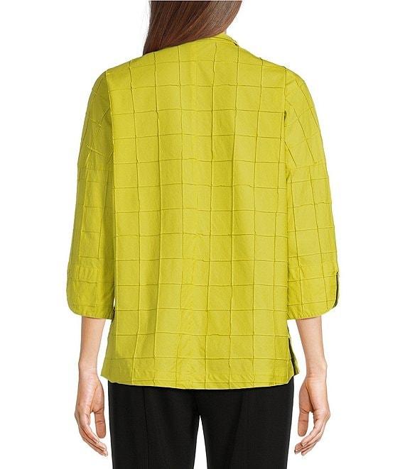 Ali Miles Textured Soft Point Collar 3/4 Sleeve Button Front Tunic Product Image