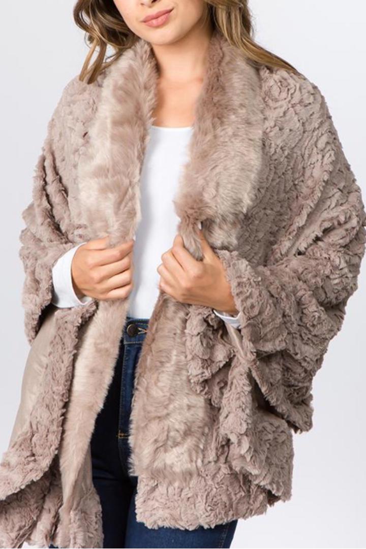 Faux fur shawl Product Image