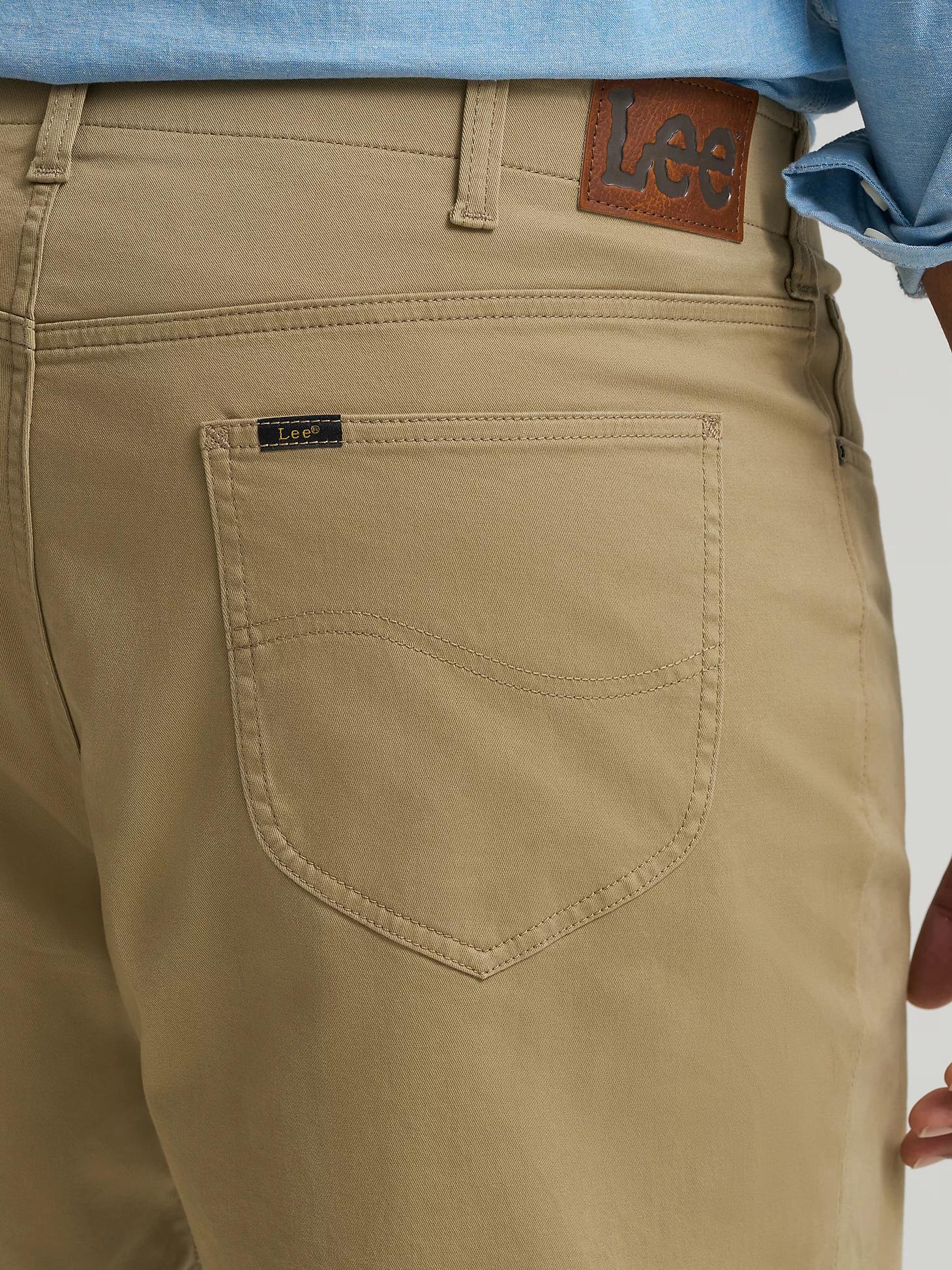 Men's Extreme Motion Relaxed Straight Twill Jean (Big & Tall) | Men's Jeans | Lee® Product Image