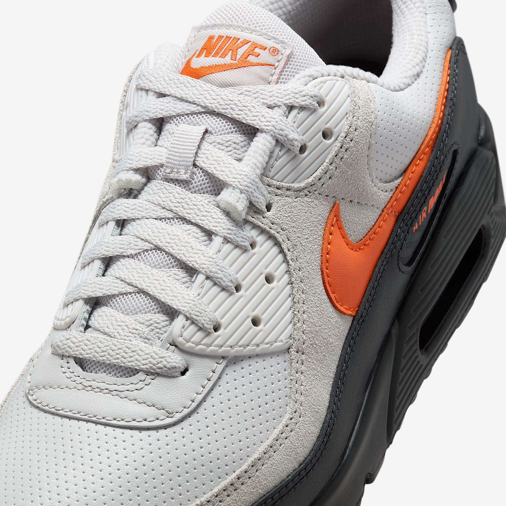Nike Men's Air Max 90 Shoes Product Image