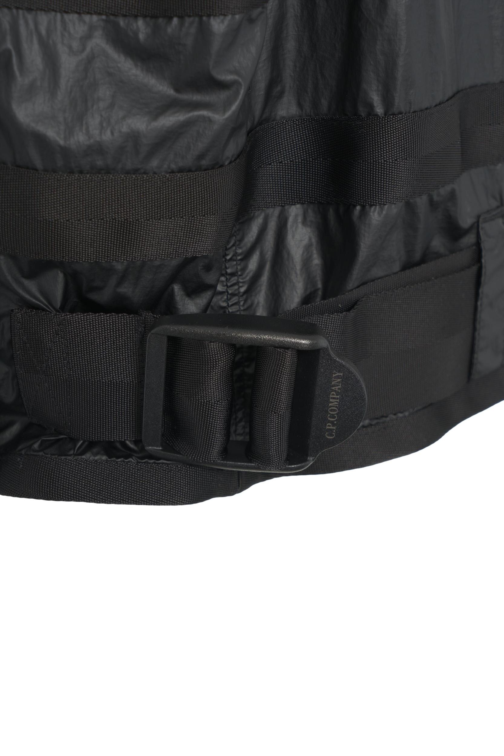 Multi pocket nylon vest Product Image