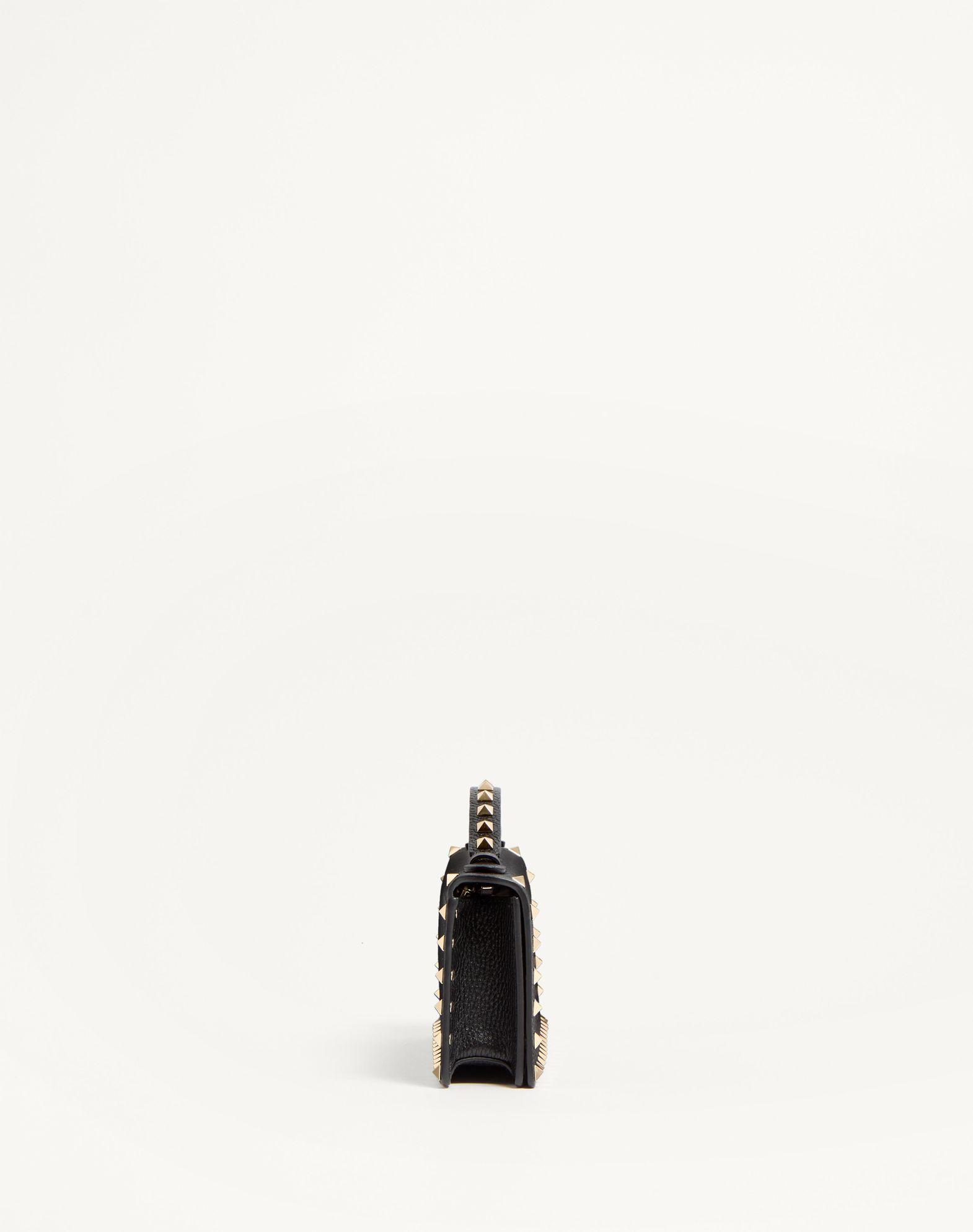 Rockstud Wallet With Chain In Grainy Calfskin Product Image