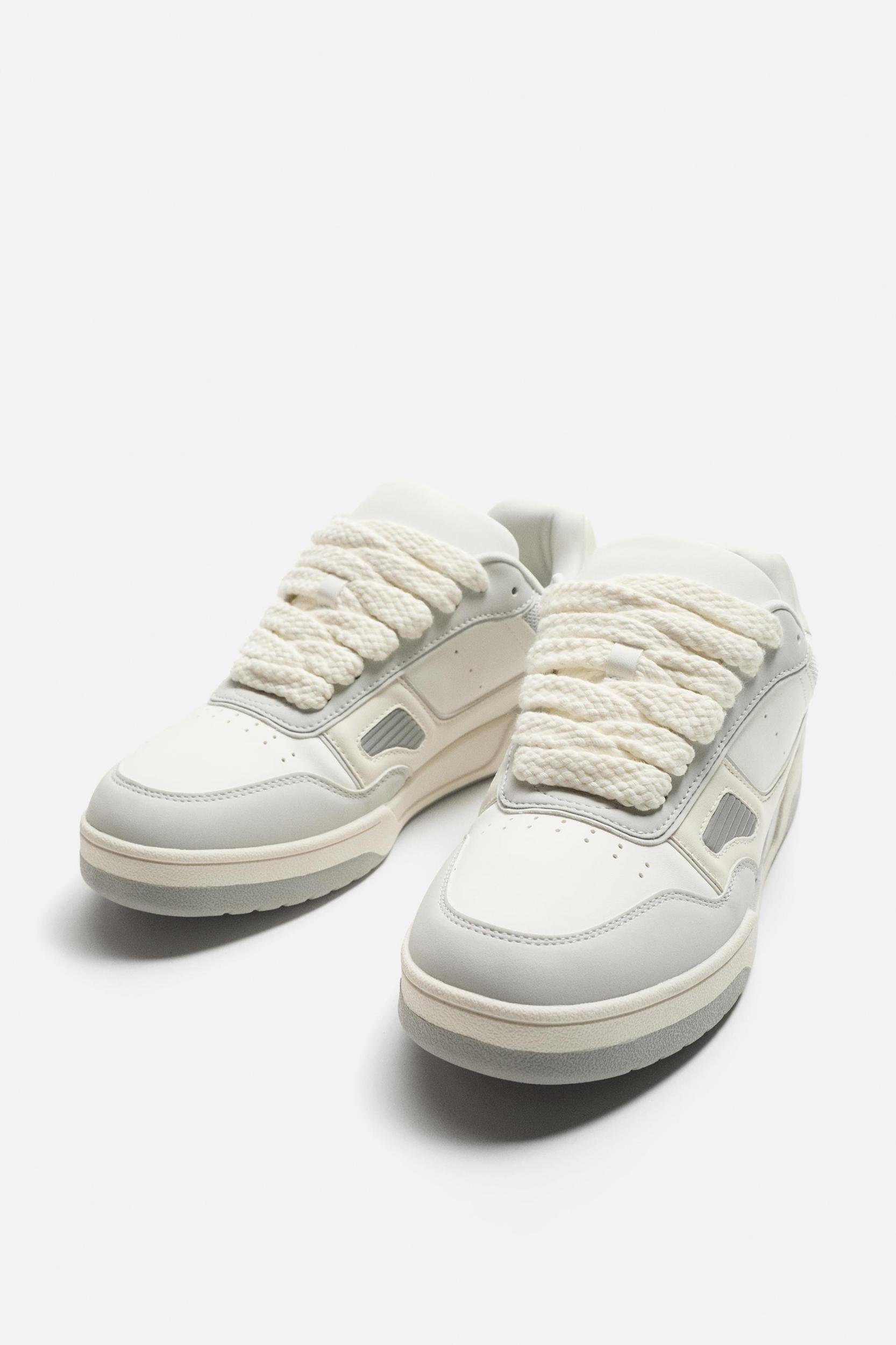 SKATE SNEAKERS Product Image