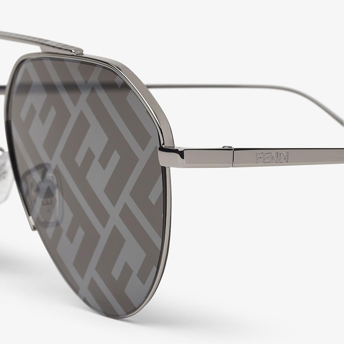 Fendi TravelRuthenium-colored sunglasses Product Image
