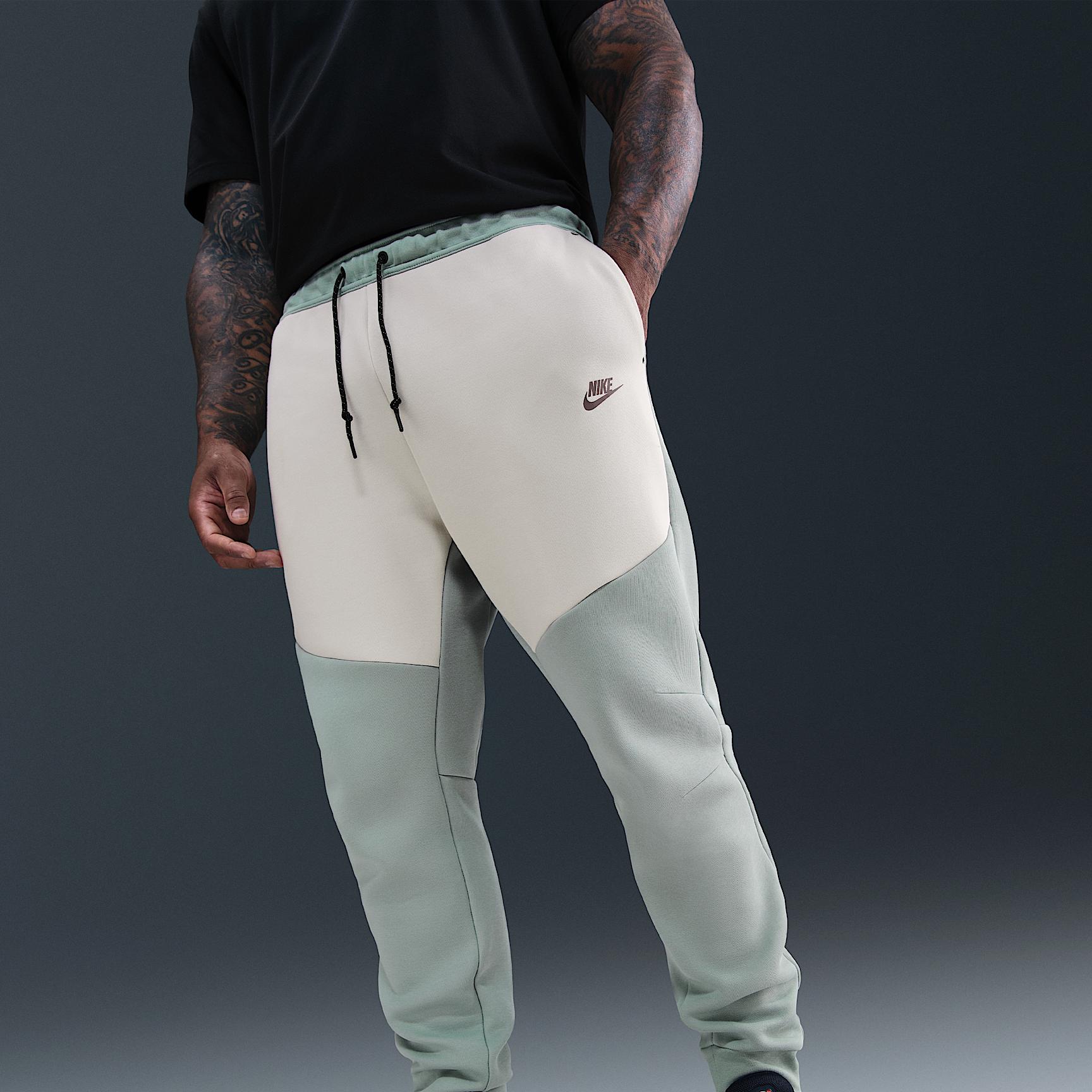 Nike Men's Tech Fleece Jogger Pants Product Image