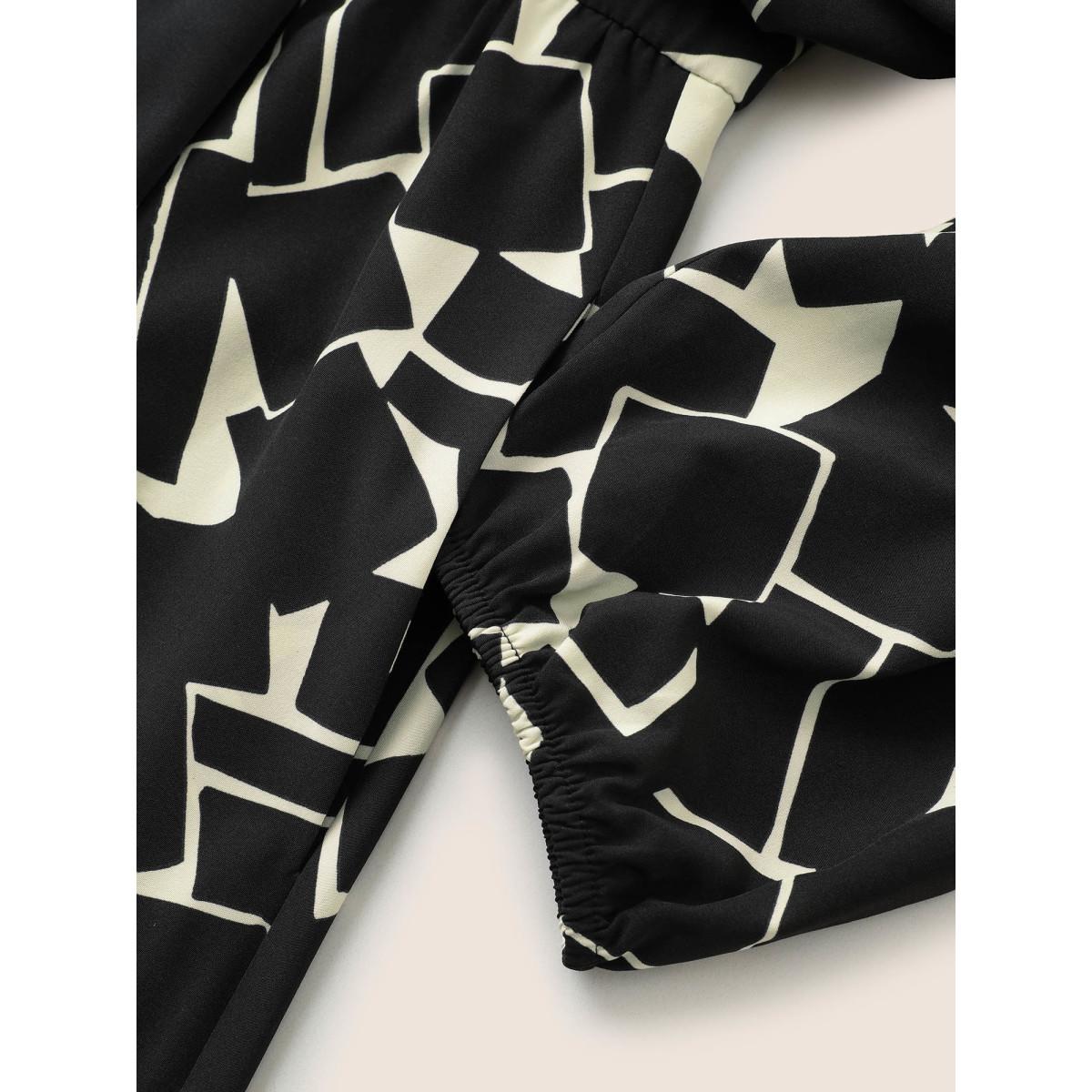 Plus Size Geometric Print Pocket Lantern Sleeve Dress Black Women At the Office Non V-neck Elbow-length sleeve Curvy Midi Dress BloomChic 14-16/1X Product Image