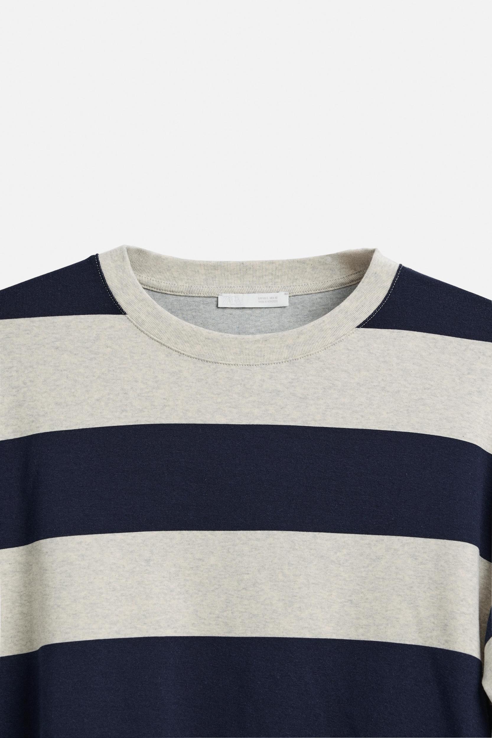 STRIPED T-SHIRT Product Image