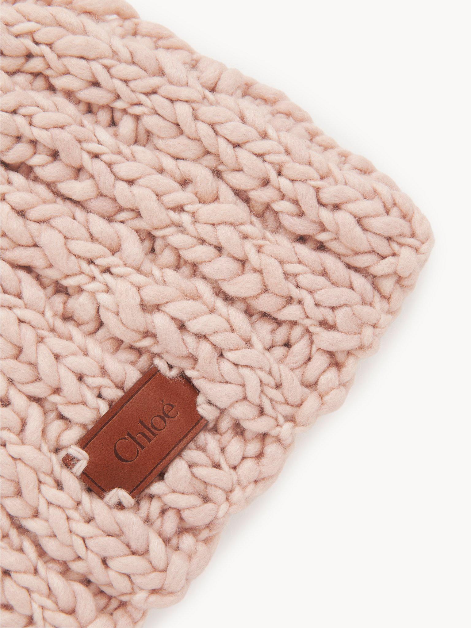 Beanie in extra fine wool & silk Product Image