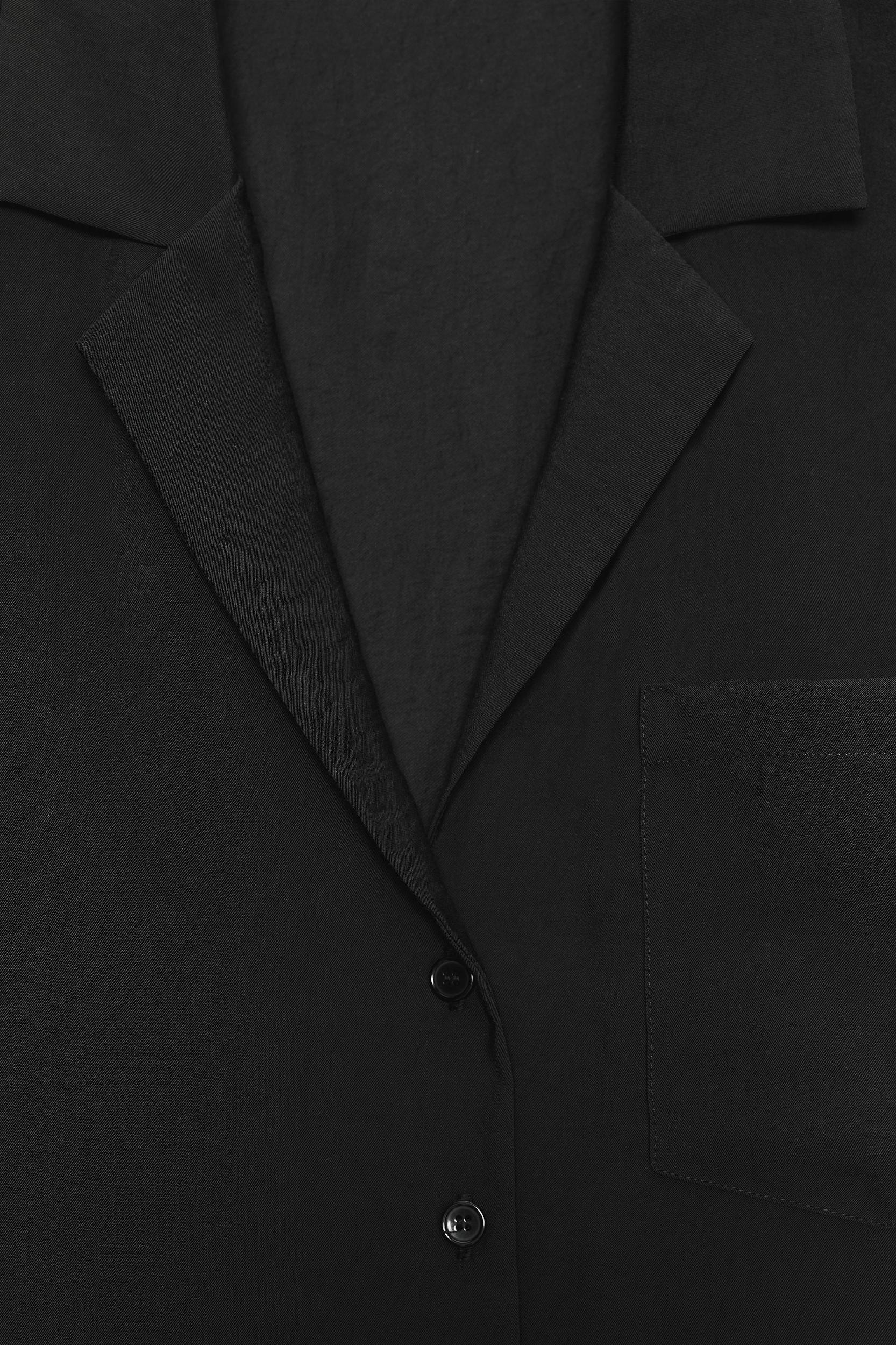 FLOWY POCKET SHIRT Product Image