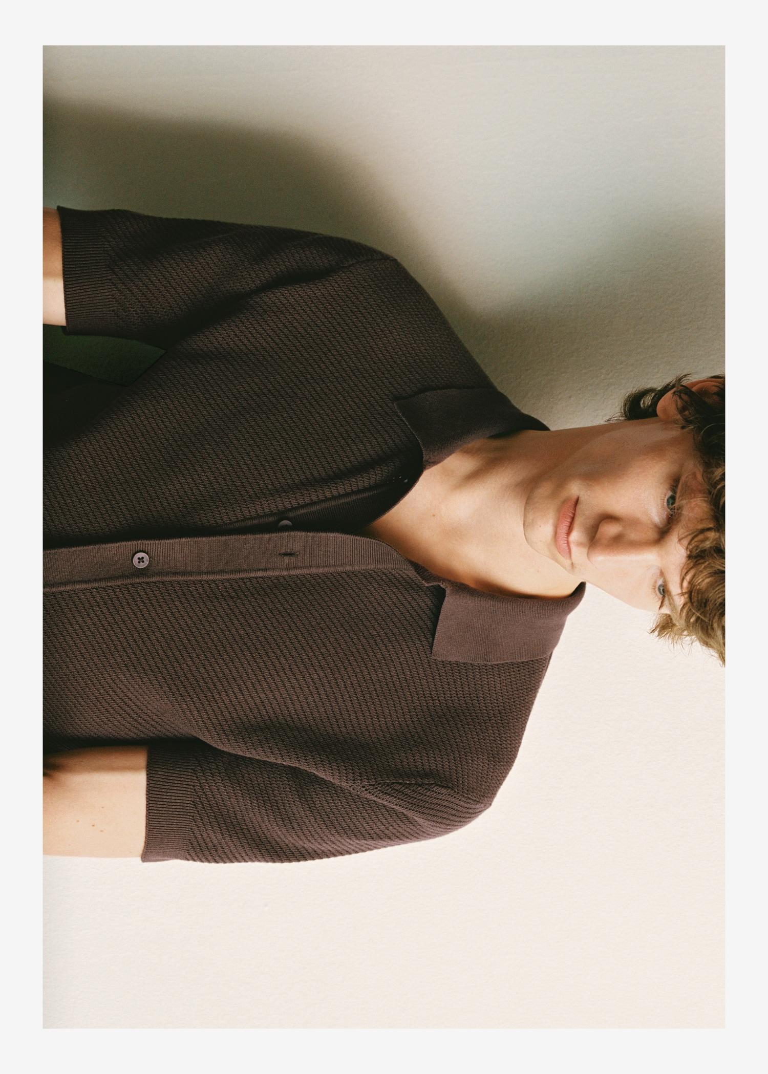 Openwork knitted structured shirt - Men | MANGO USA Product Image