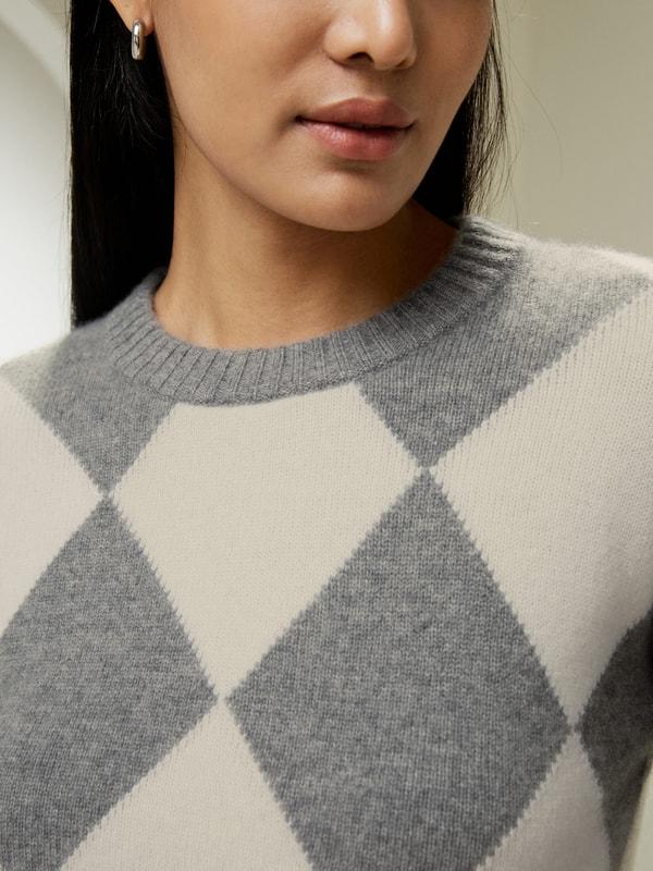 Round Neck Diamond Pattern Cashmere Sweater Product Image