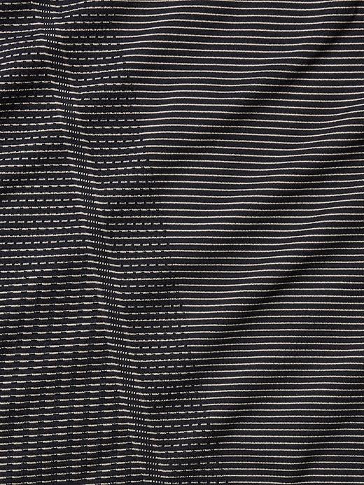 Momentum Seamless Tee Product Image