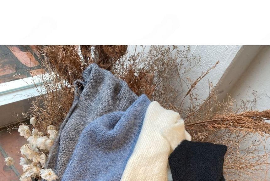 Plain Knit Bandana Product Image