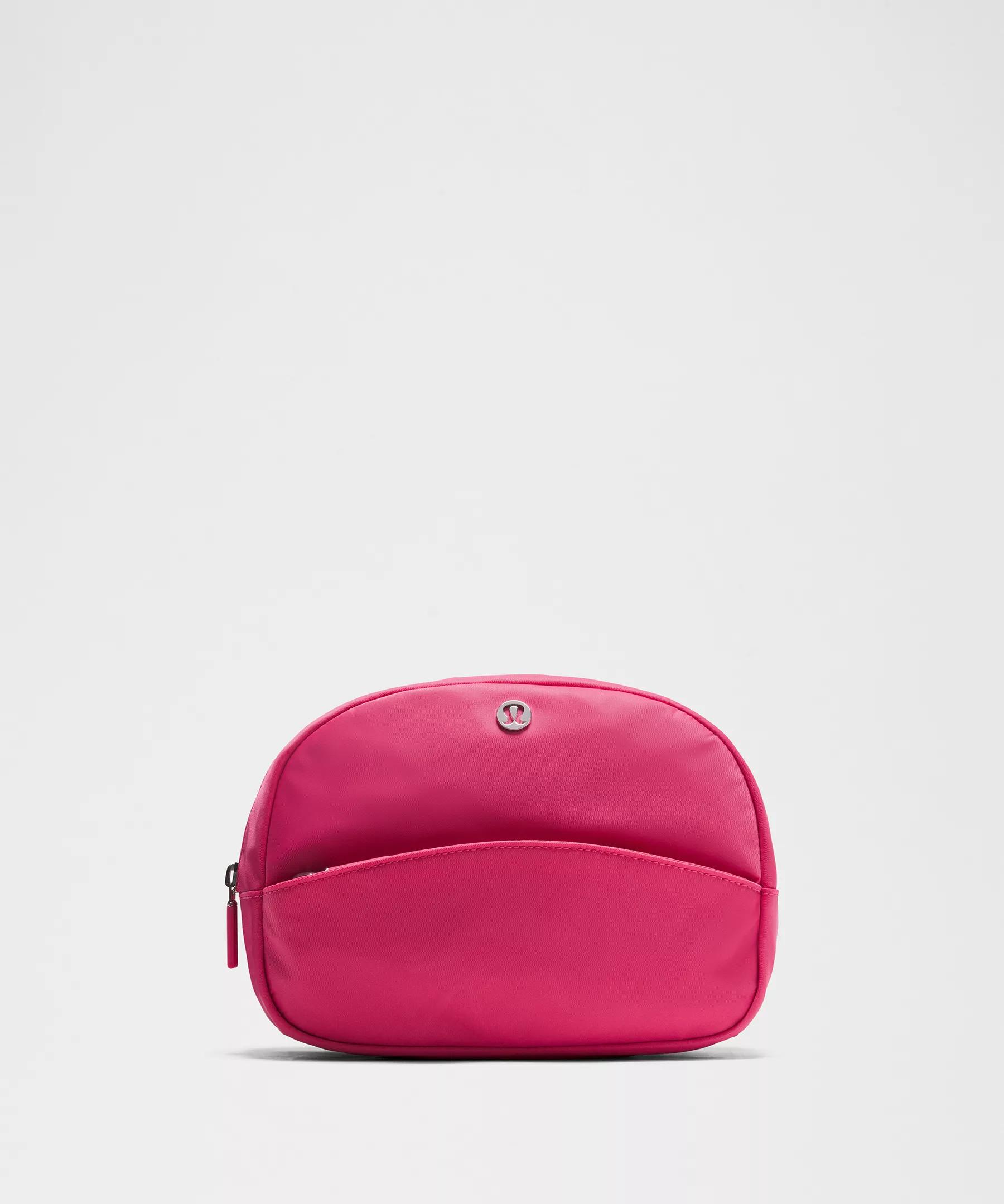 City Essentials Pouch 4L Product Image