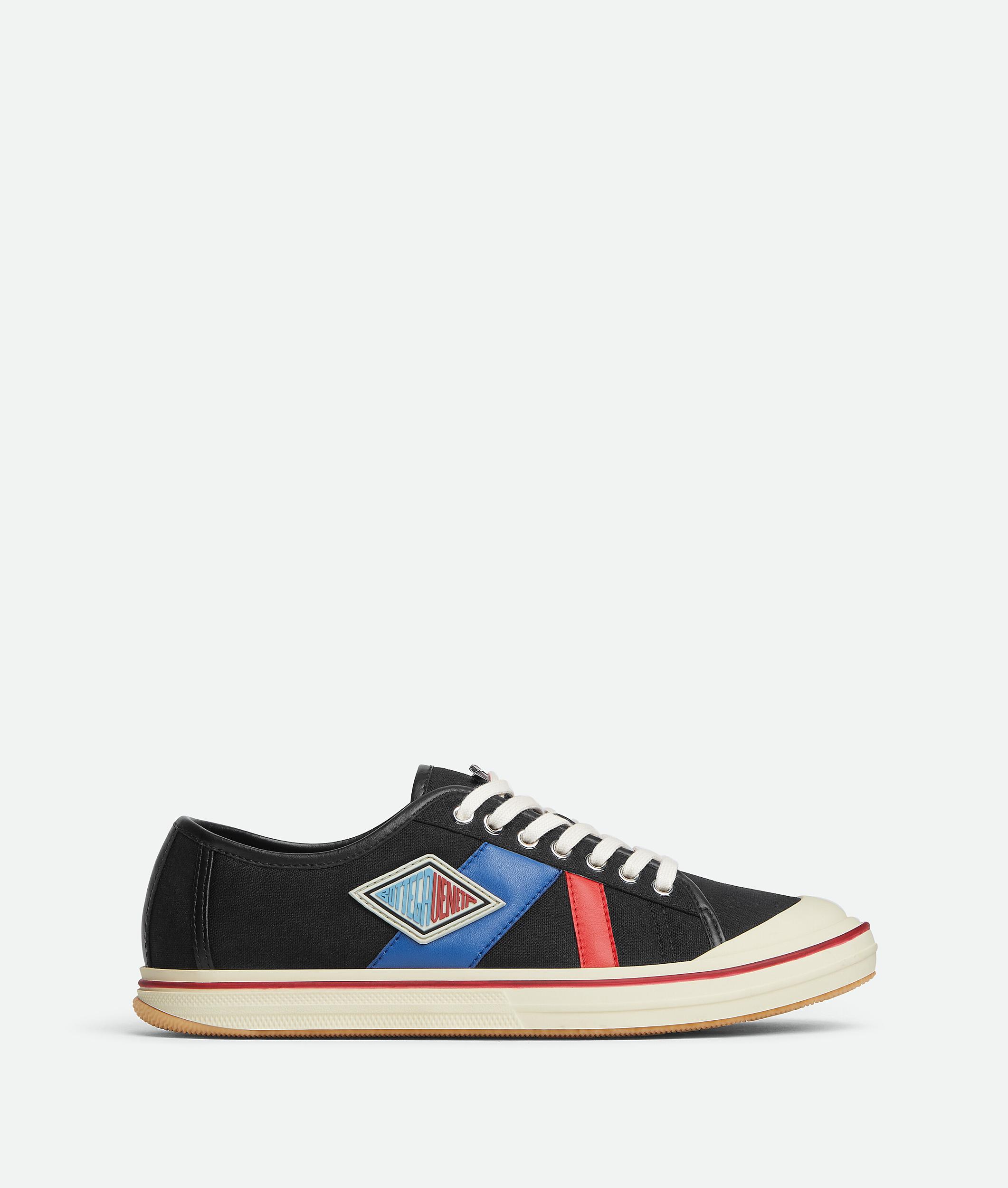 Women's Eliot Sneaker in Black Product Image