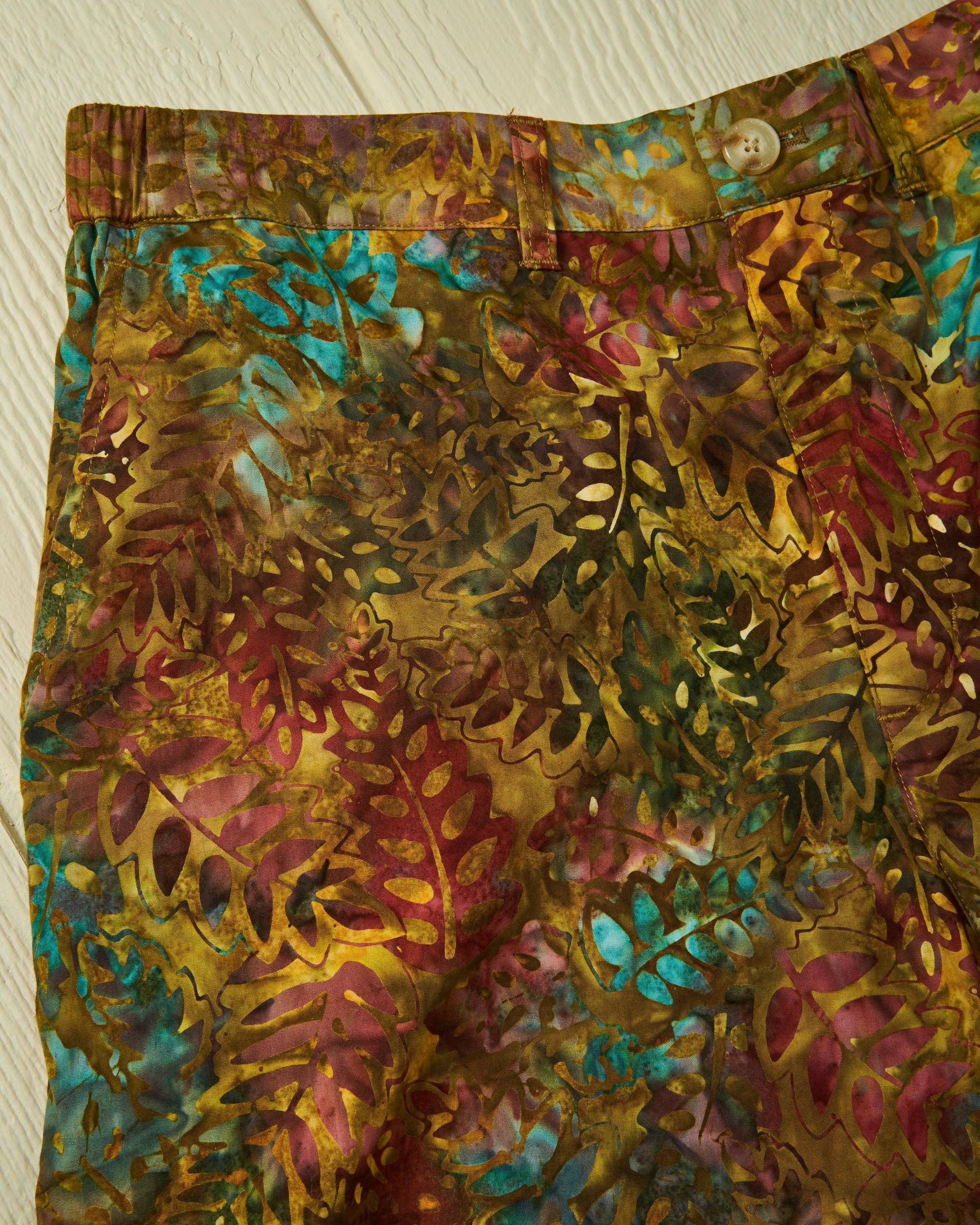 Batik Short in Leaf Product Image