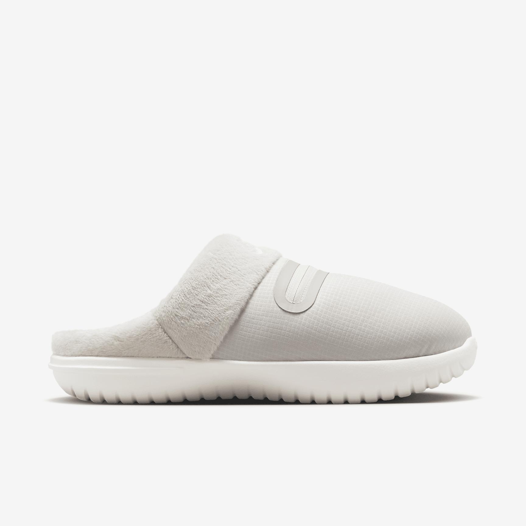 Nike Burrow Women's Slippers Product Image