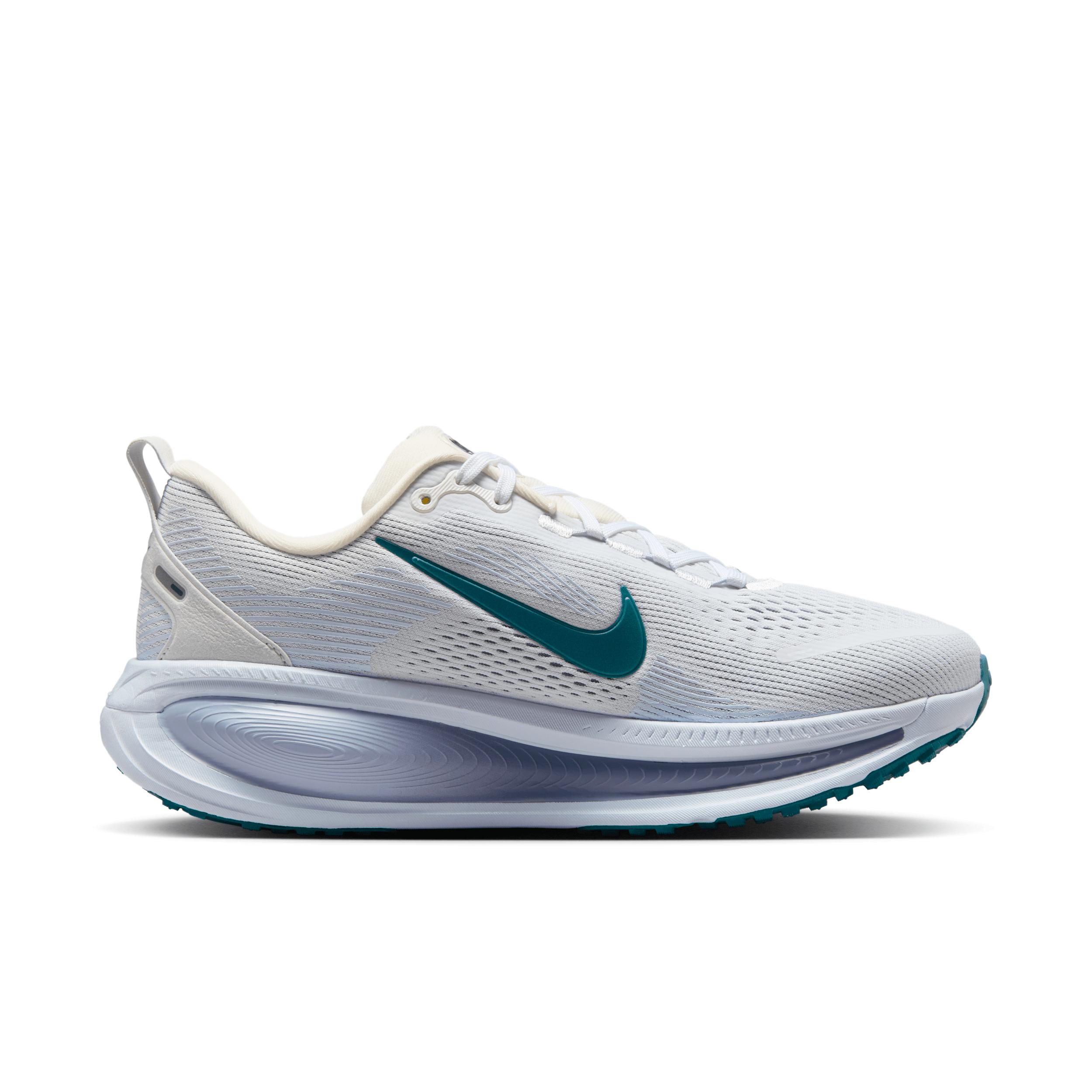 Nike Womens Vomero 18 Road Running Shoes | HM6804-103 Product Image