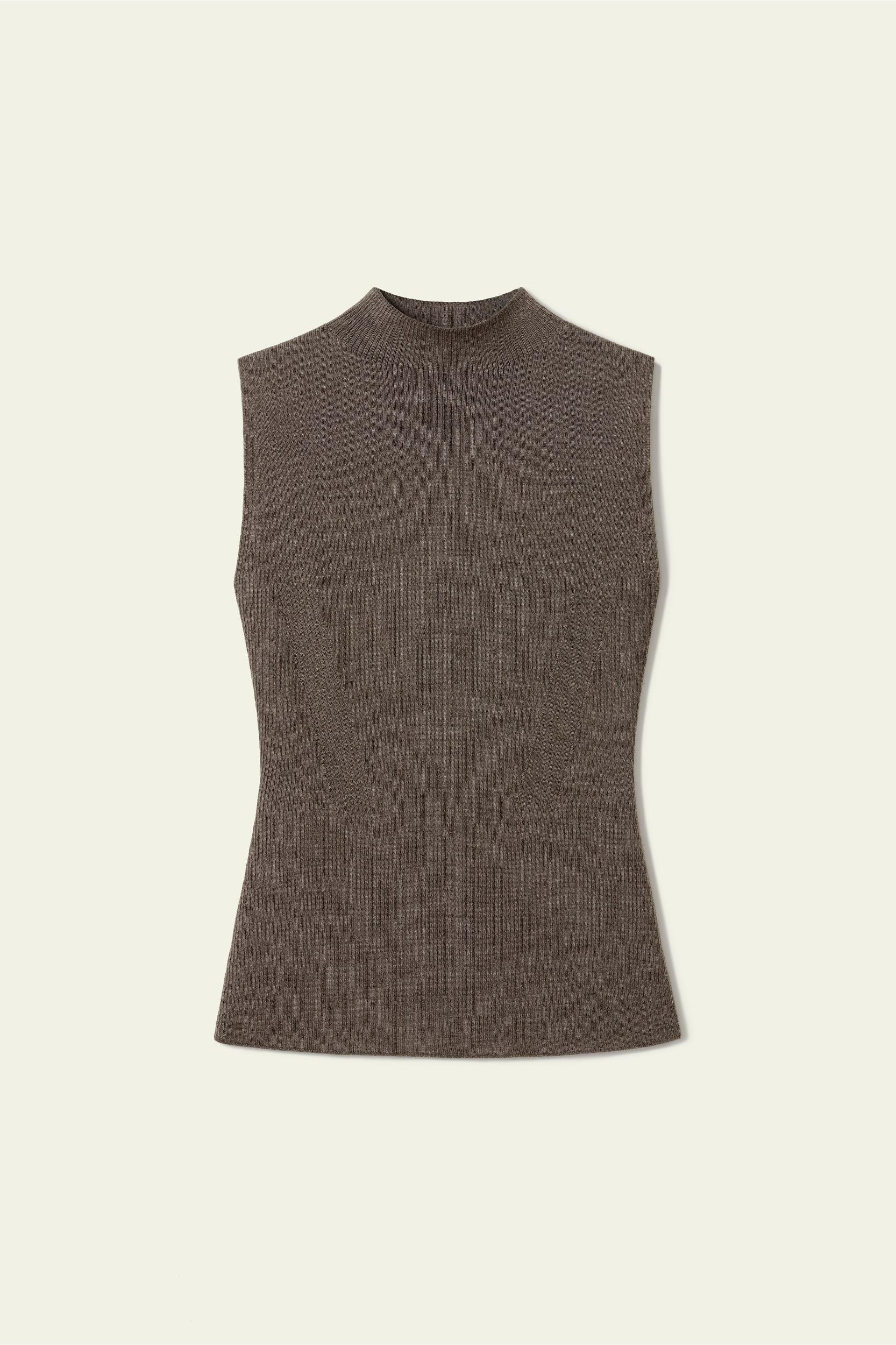 Seamless Knit Washable-Wool Vest Product Image